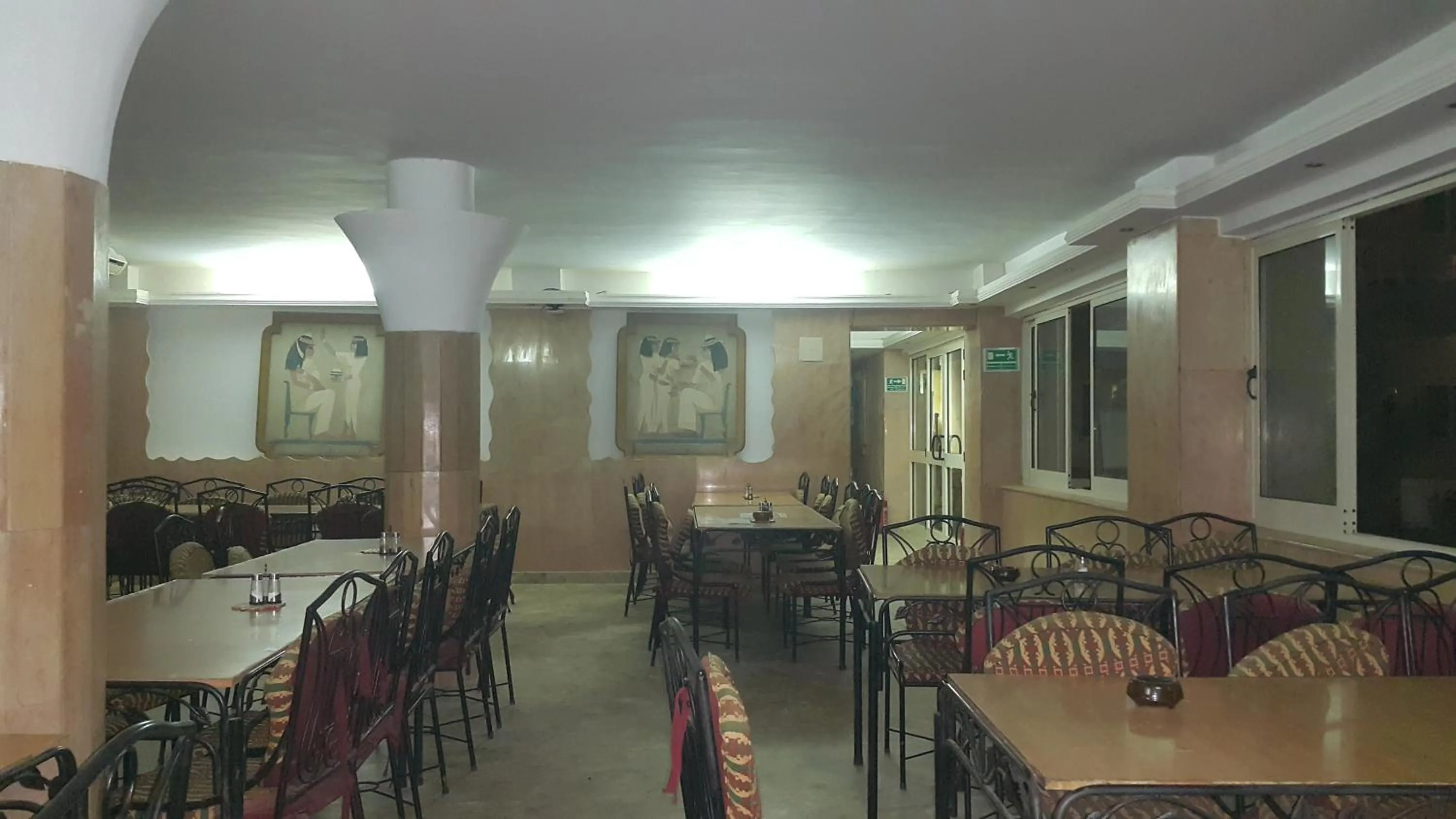 Restaurant/places to eat in Ciao Hotel