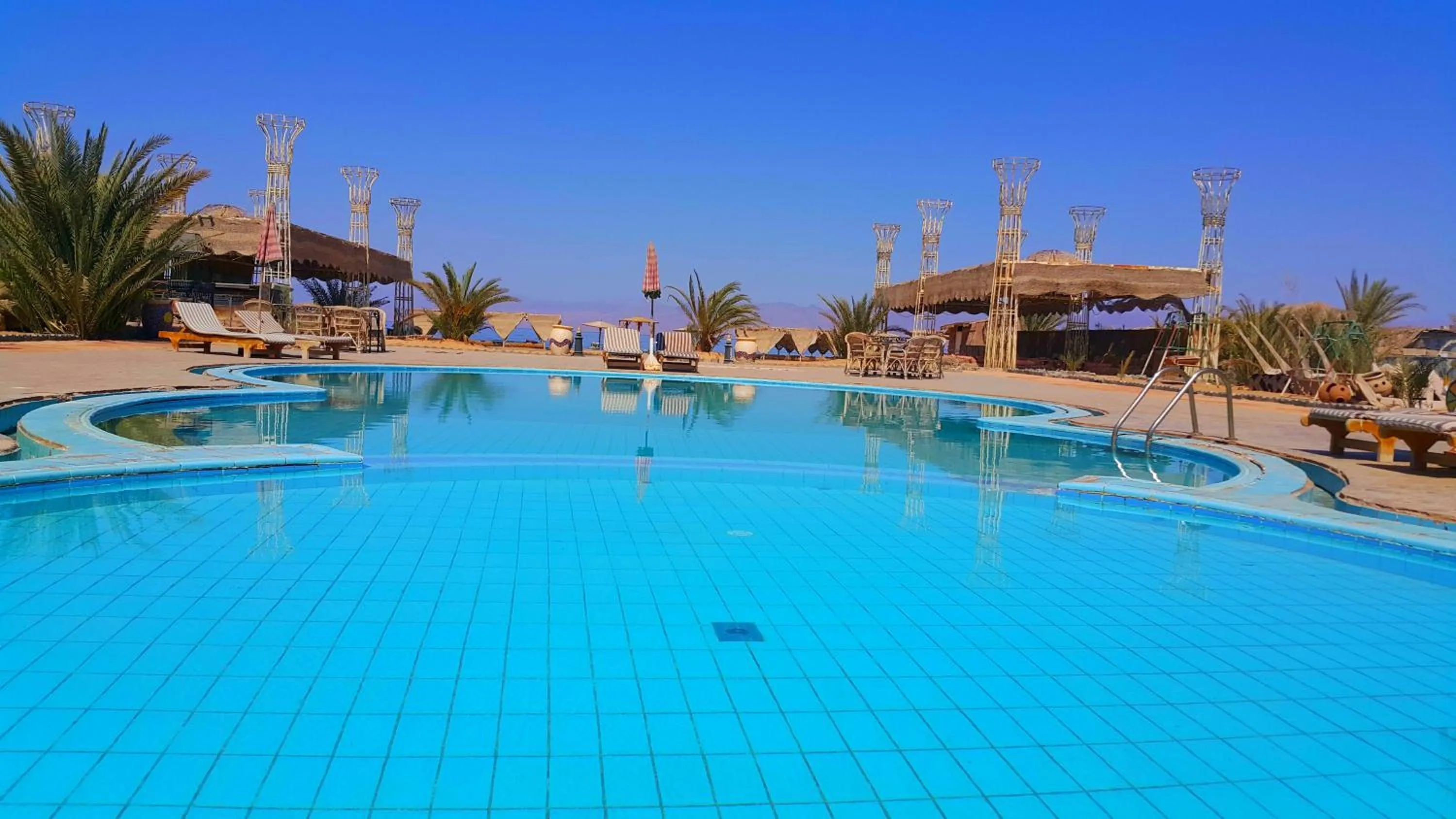 Restaurant/places to eat in Ciao Hotel