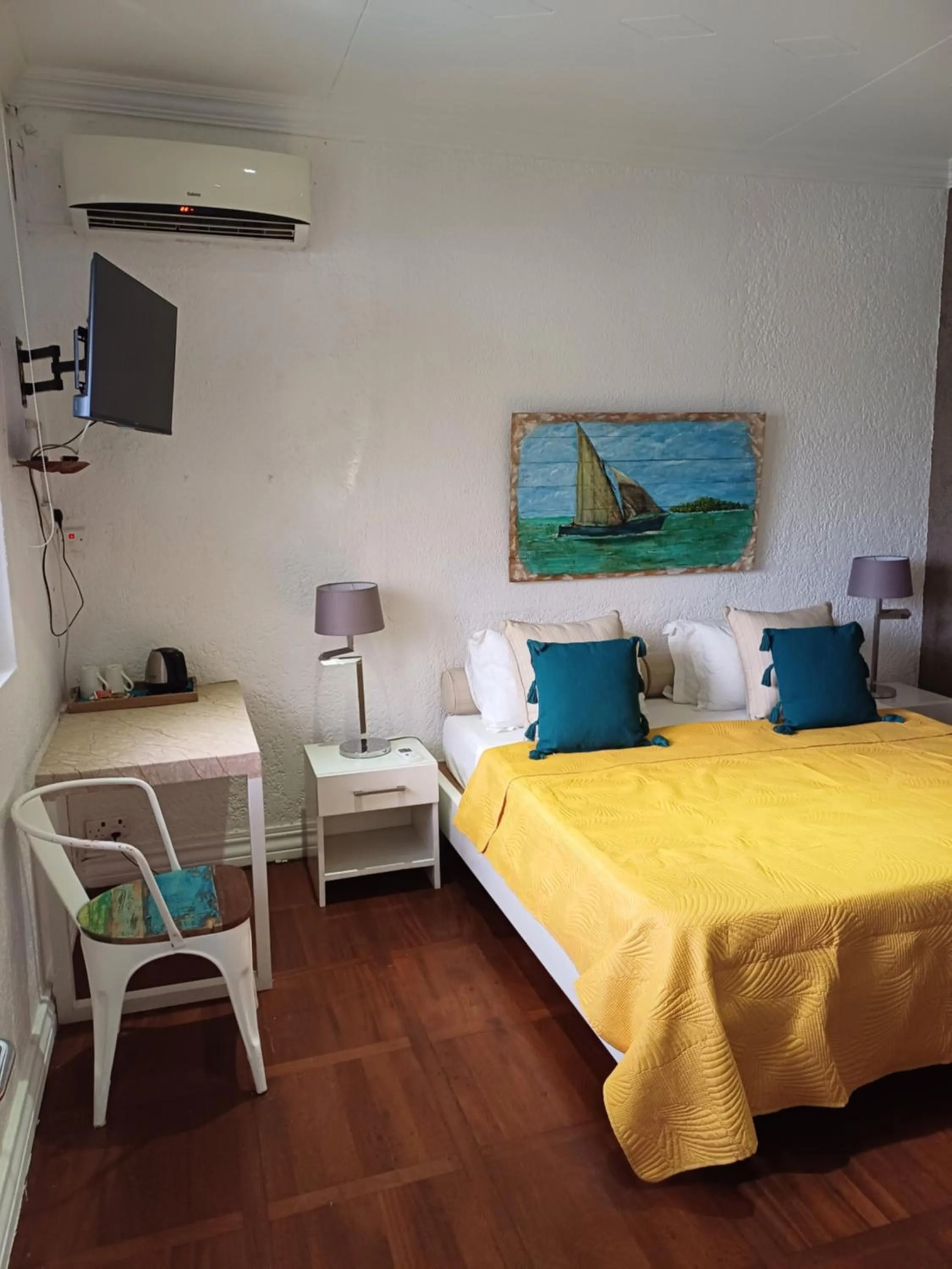 Bedroom, Bed in Explora Prestige