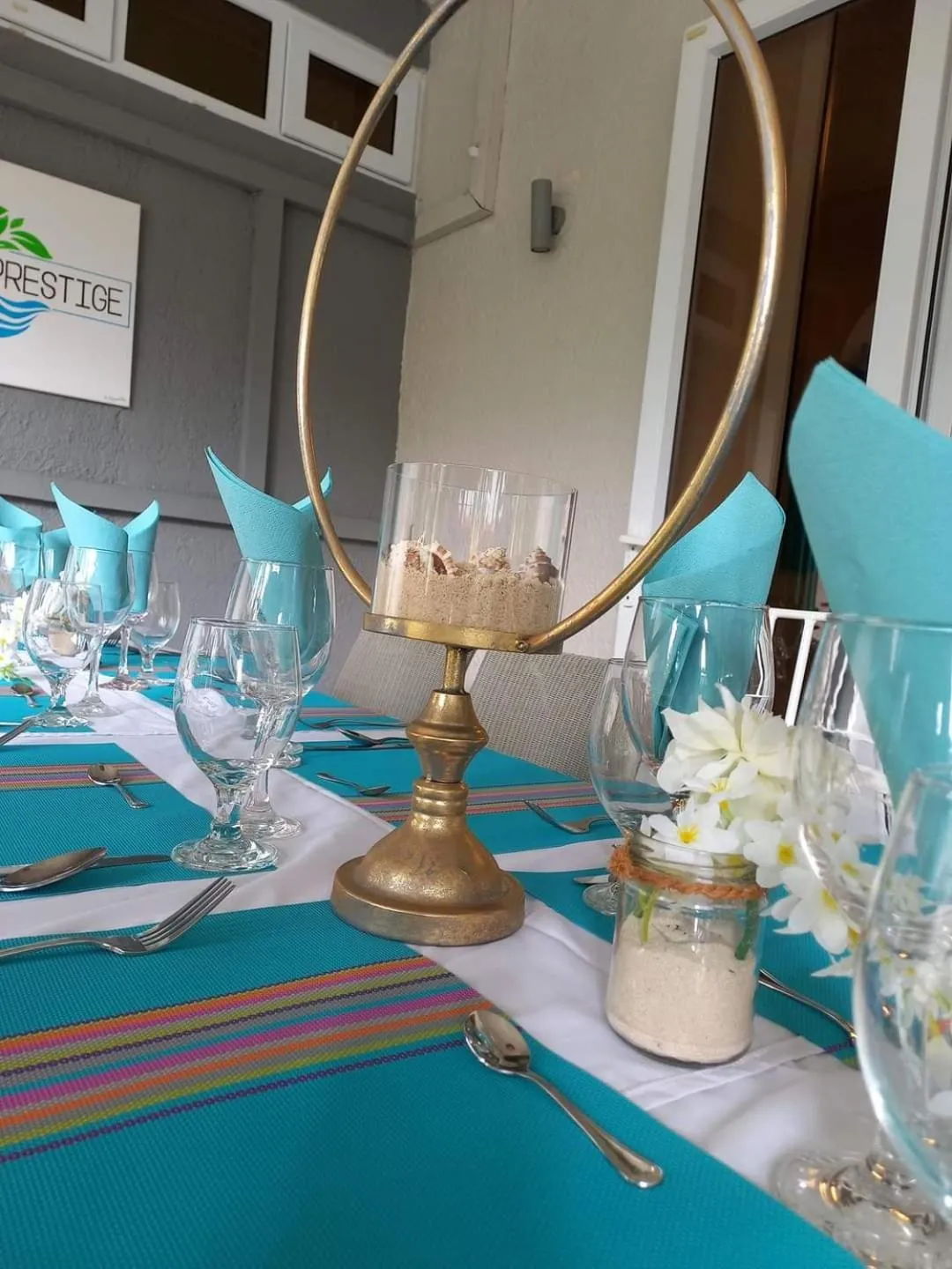 Restaurant/places to eat in Explora Prestige