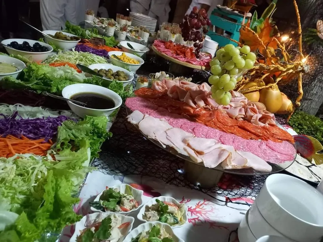 Restaurant/places to eat in Explora Prestige