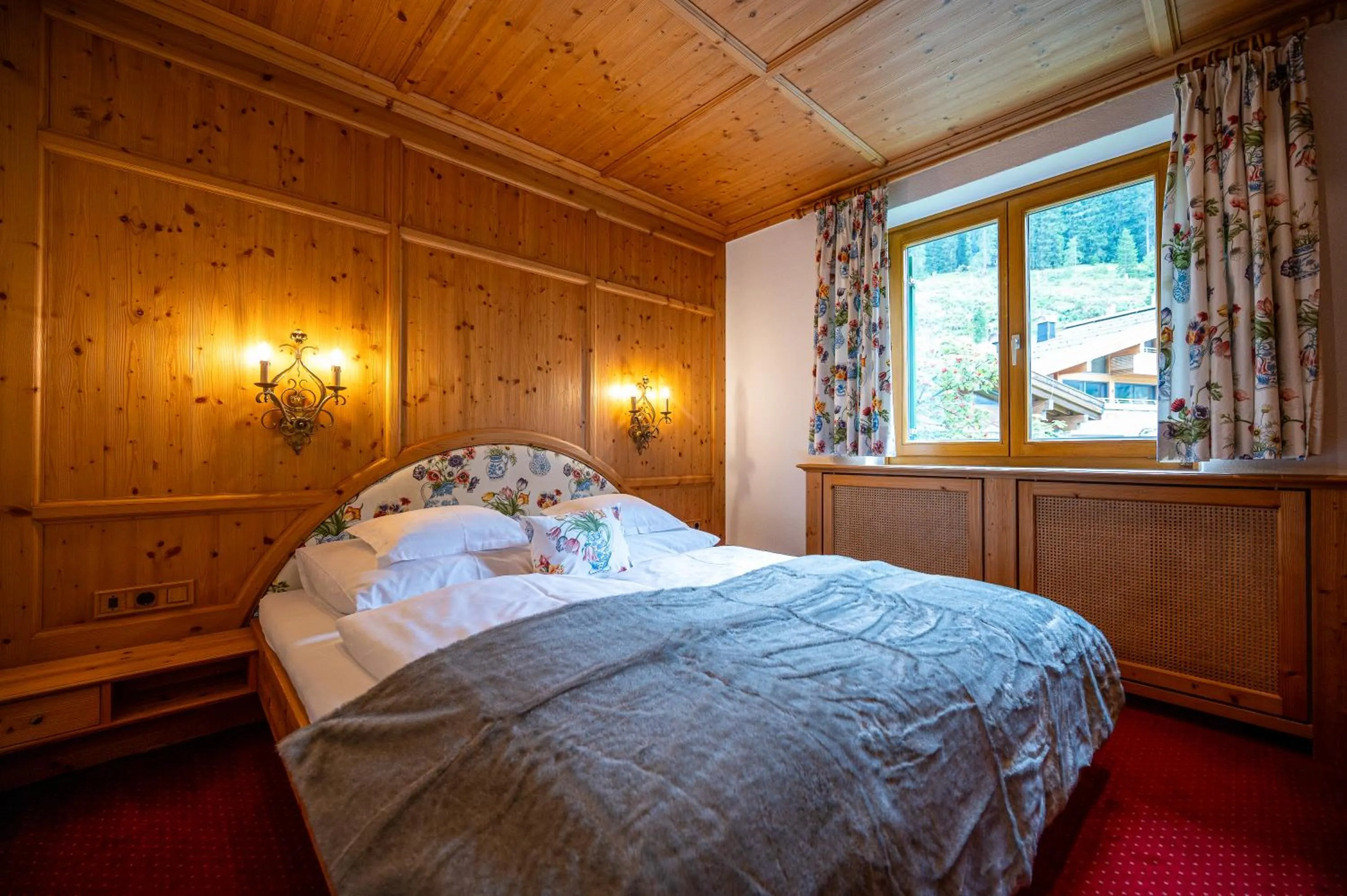 Bed in die AlpenRose