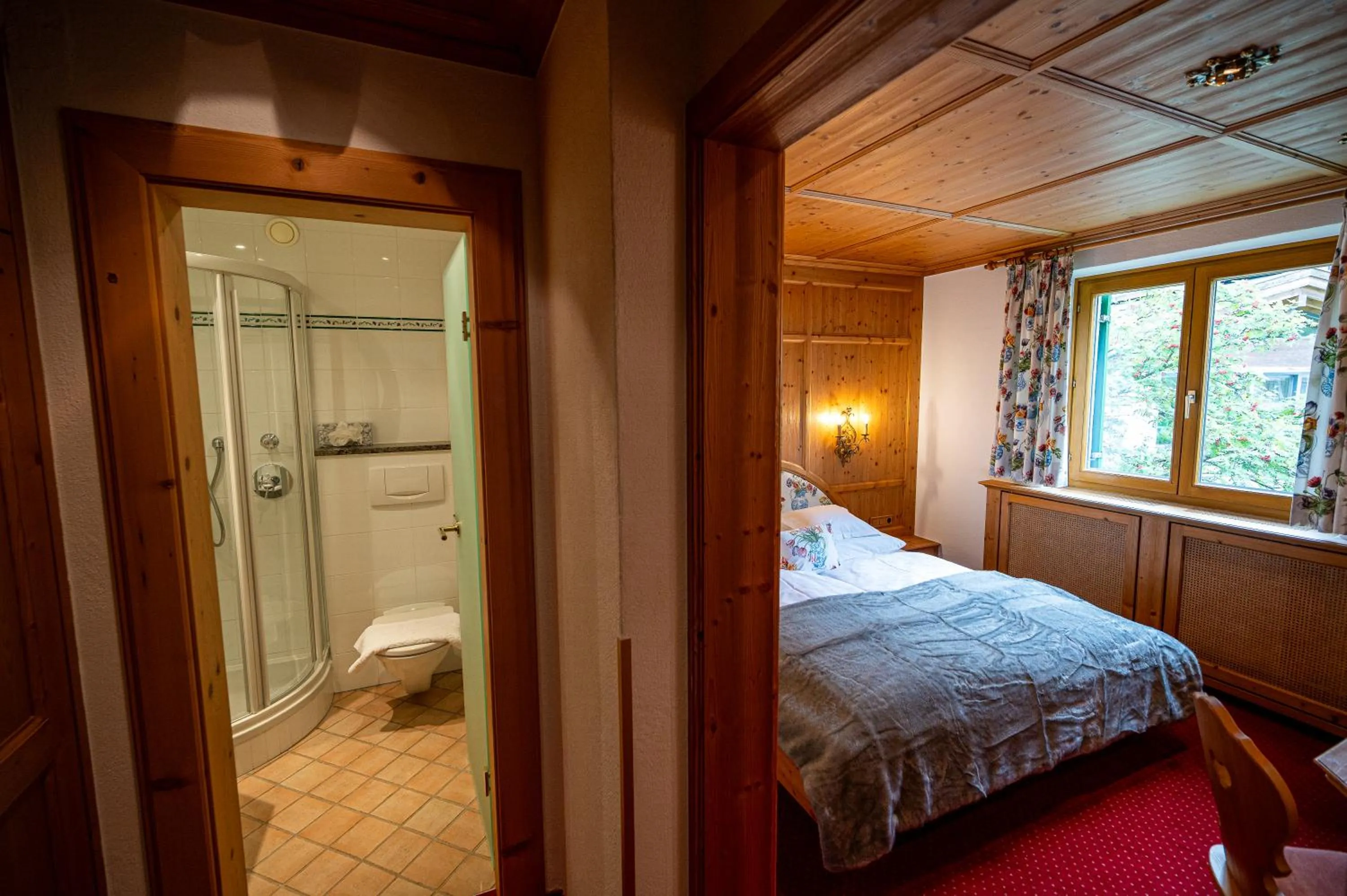 Bed in die AlpenRose