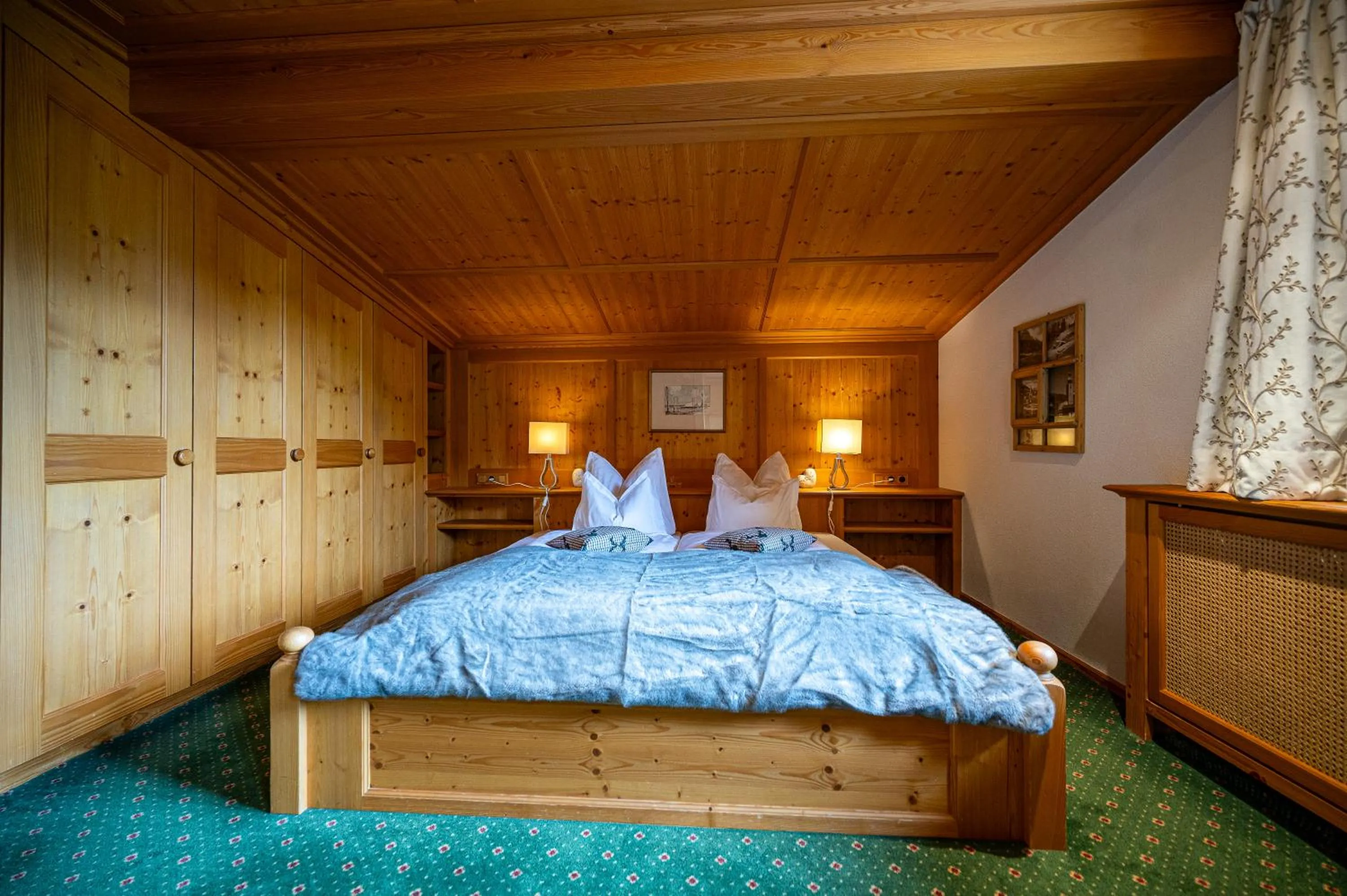 Bed in die AlpenRose