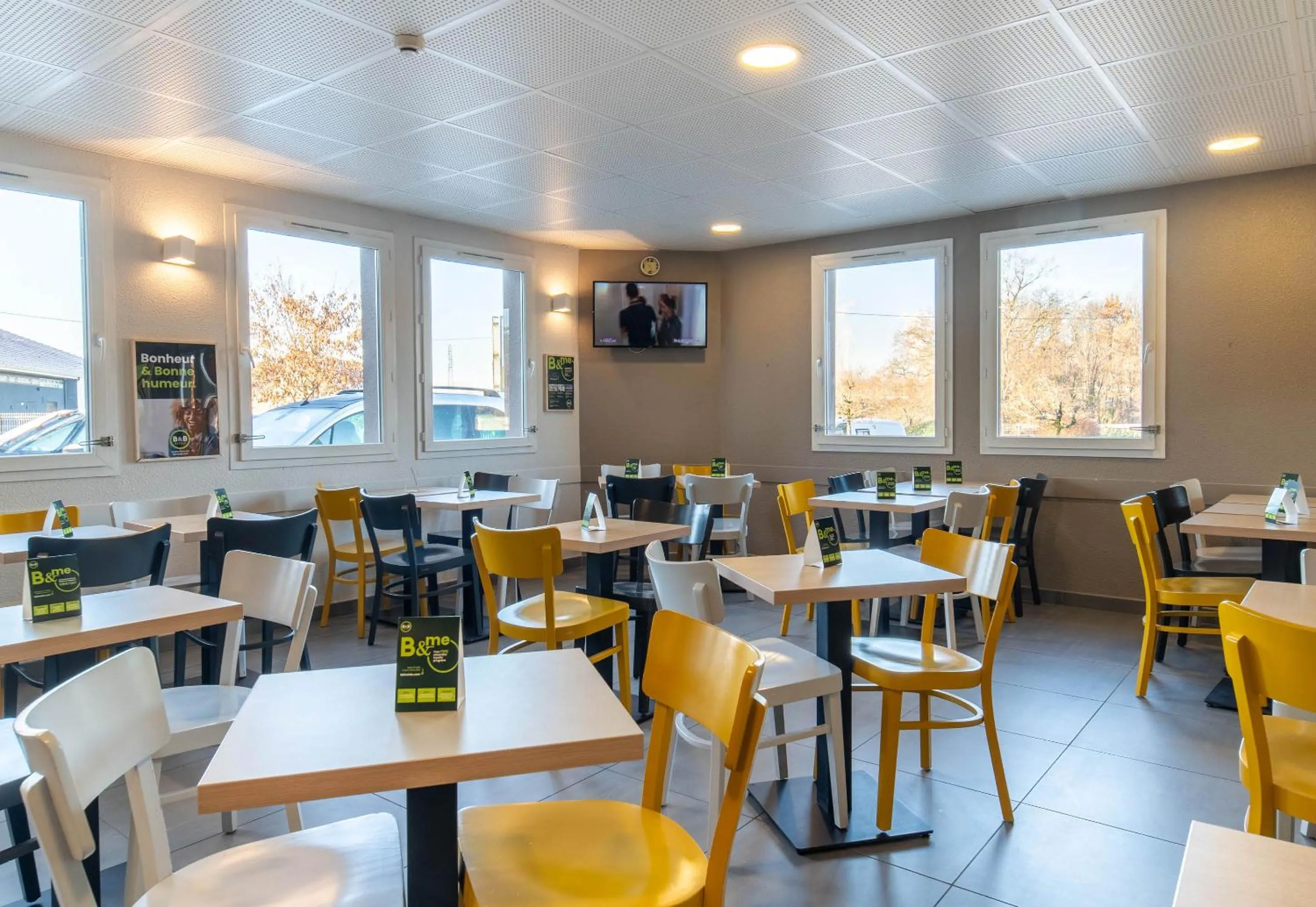 Restaurant/places to eat in B&B HOTEL Brive-la-Gaillarde