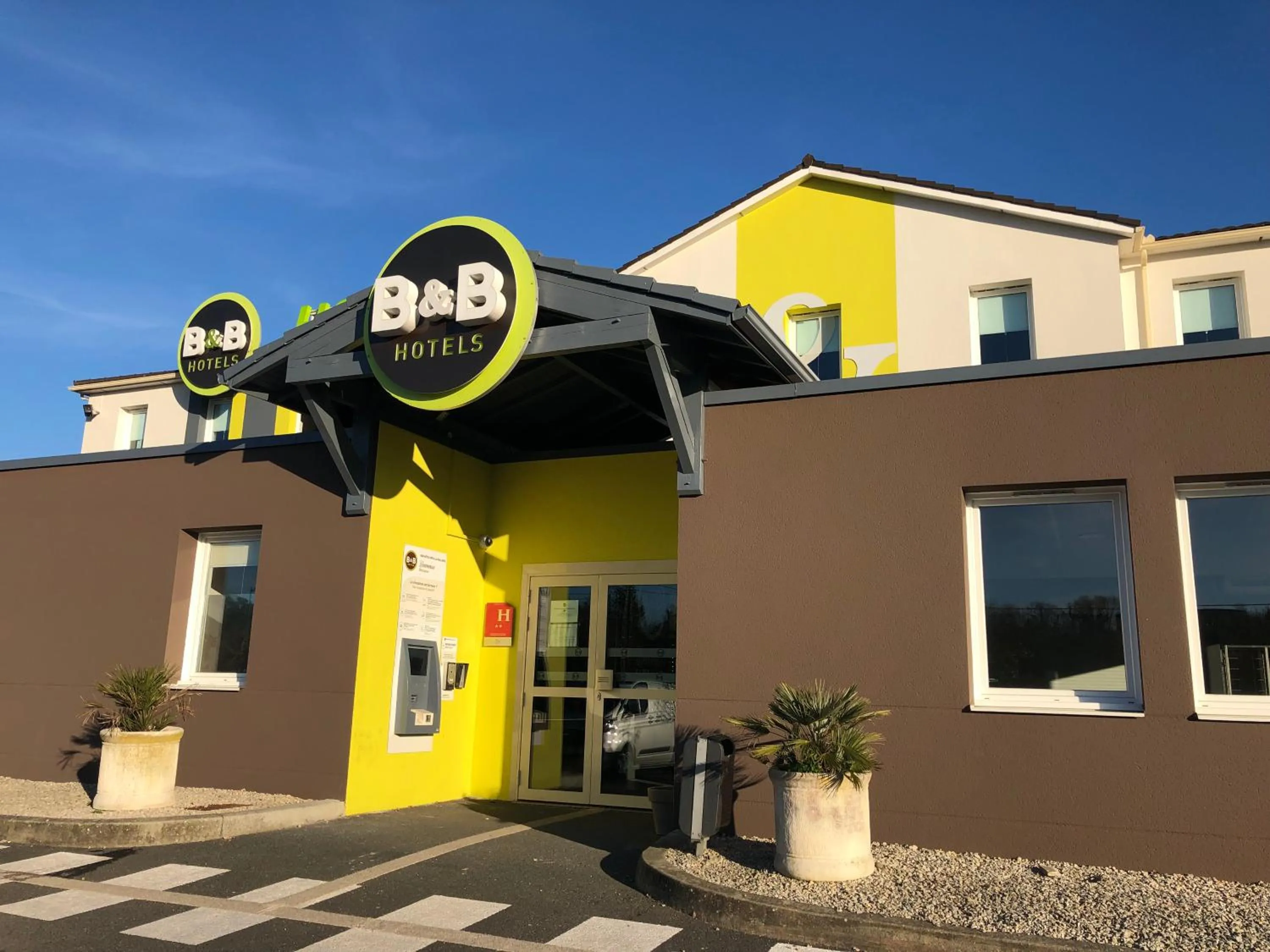 Facade/entrance in B&B HOTEL Brive-la-Gaillarde