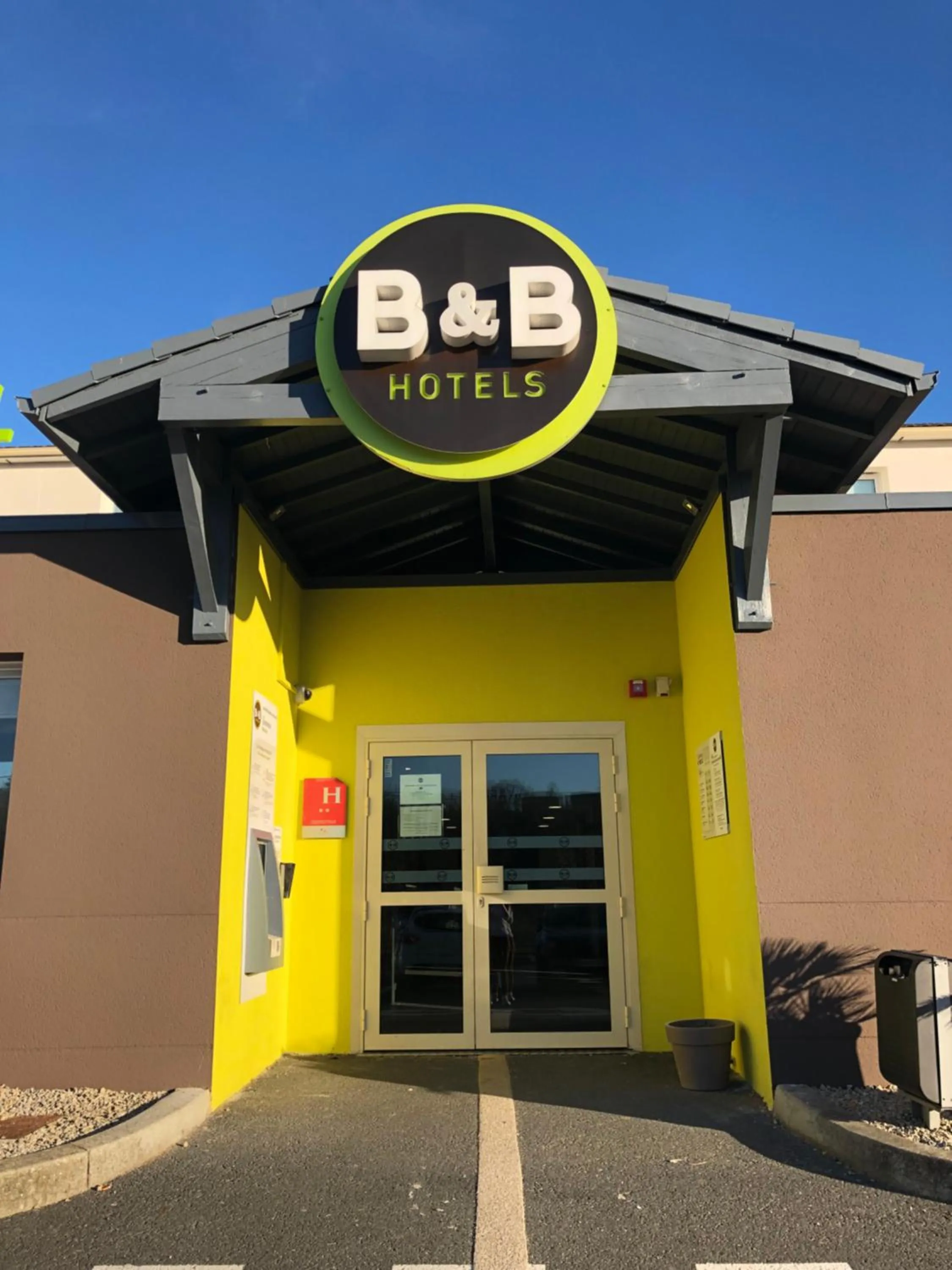 Facade/entrance in B&B HOTEL Brive-la-Gaillarde