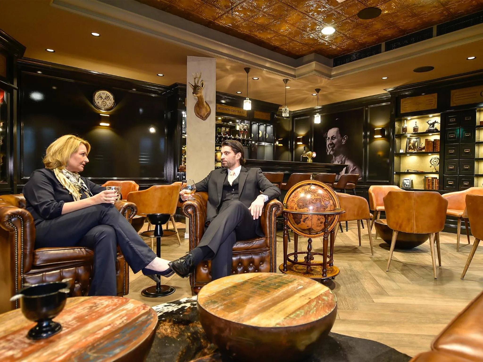 People in Brasserie-Hotel Antje van de Statie