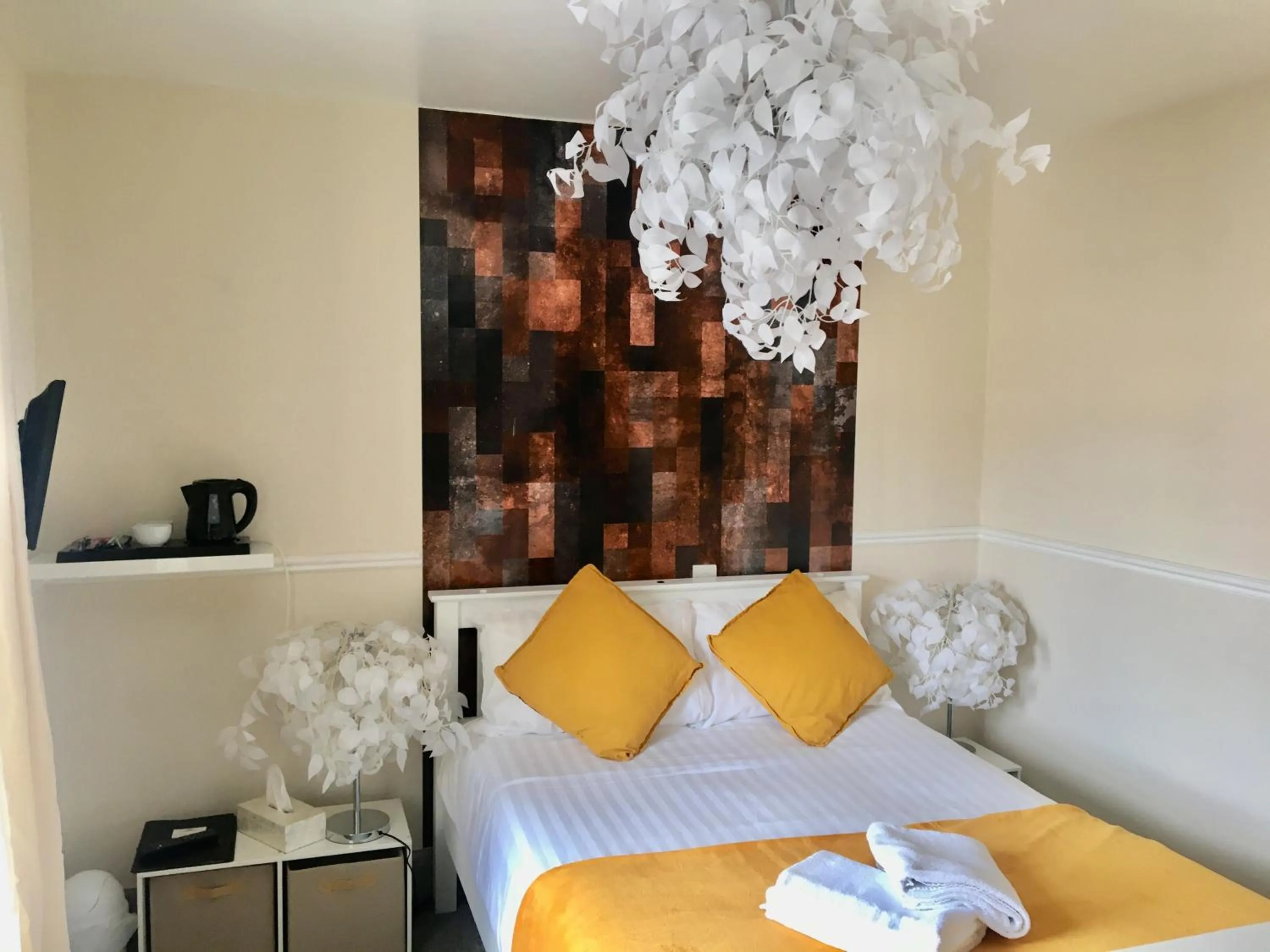 Bed in Waterfront Inn