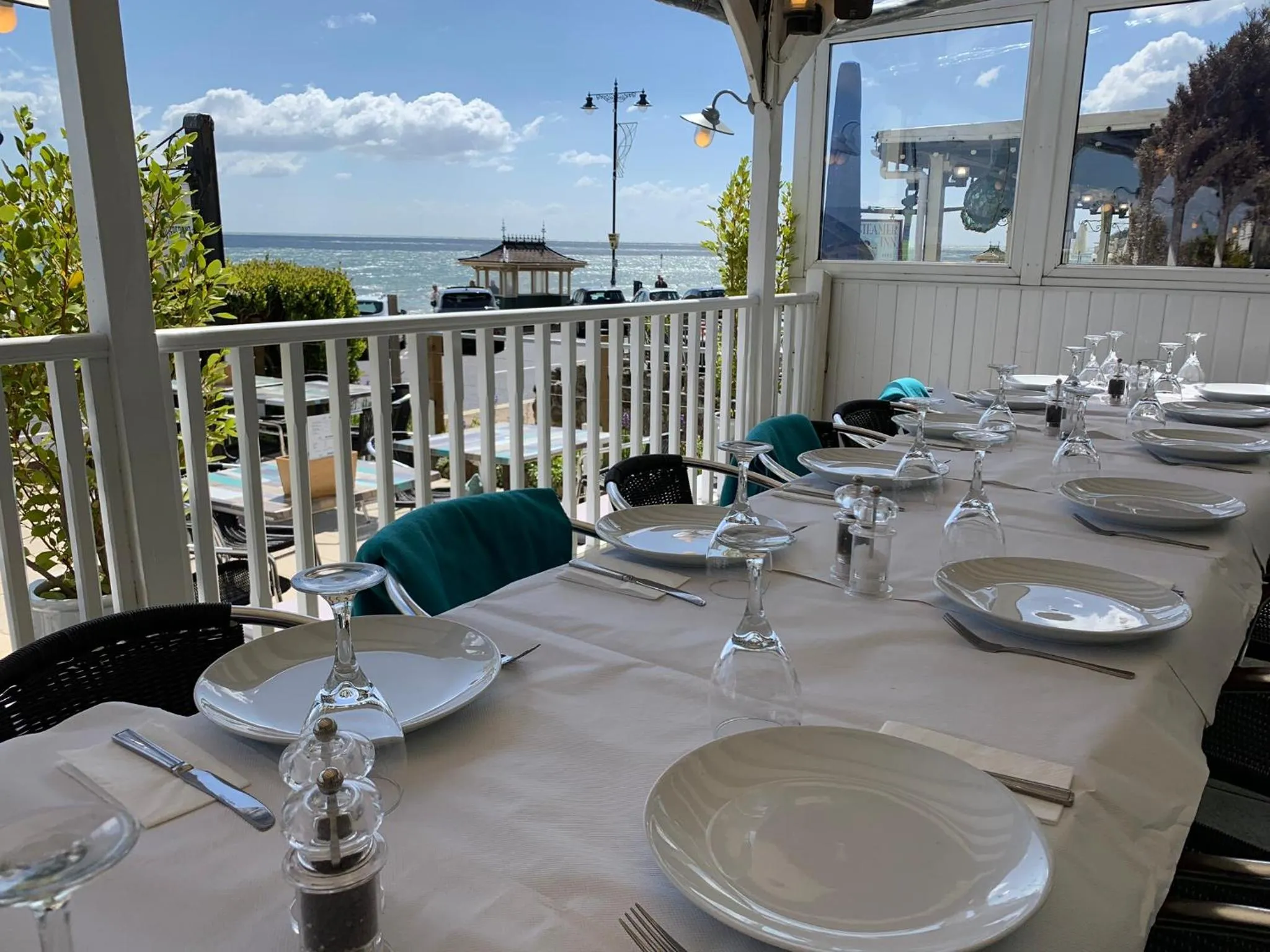 Restaurant/places to eat in Waterfront Inn