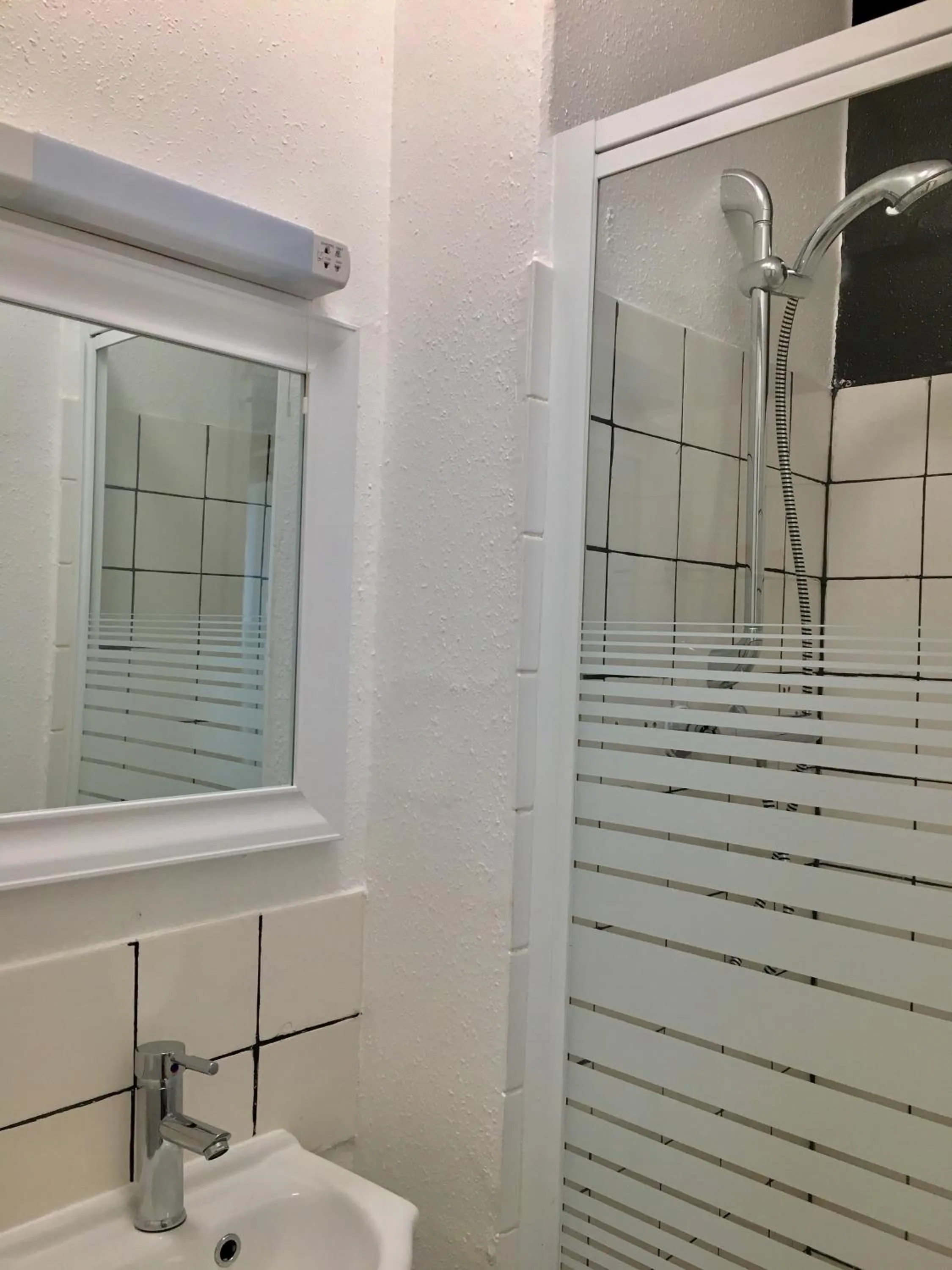 Shower in Waterfront Inn