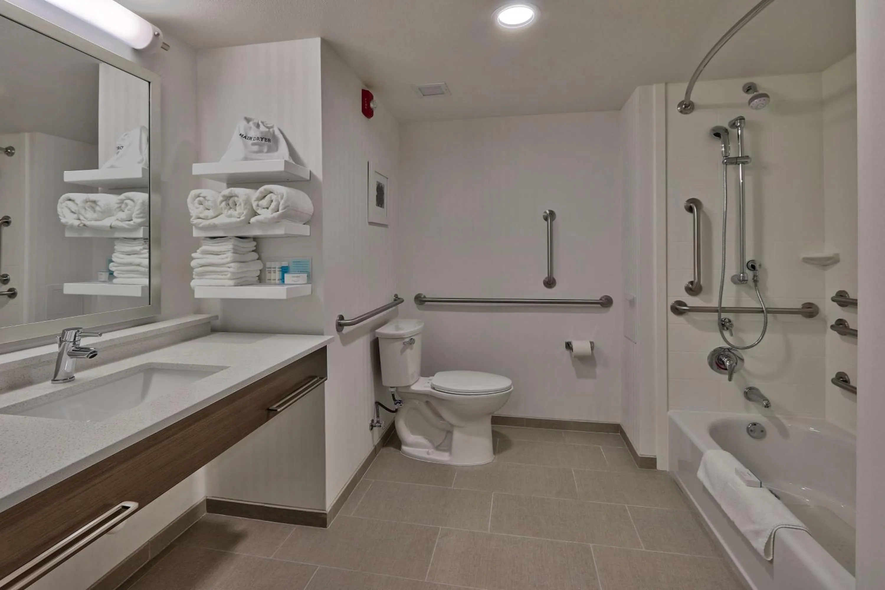 Shower in Hampton Inn & Suites Artesia