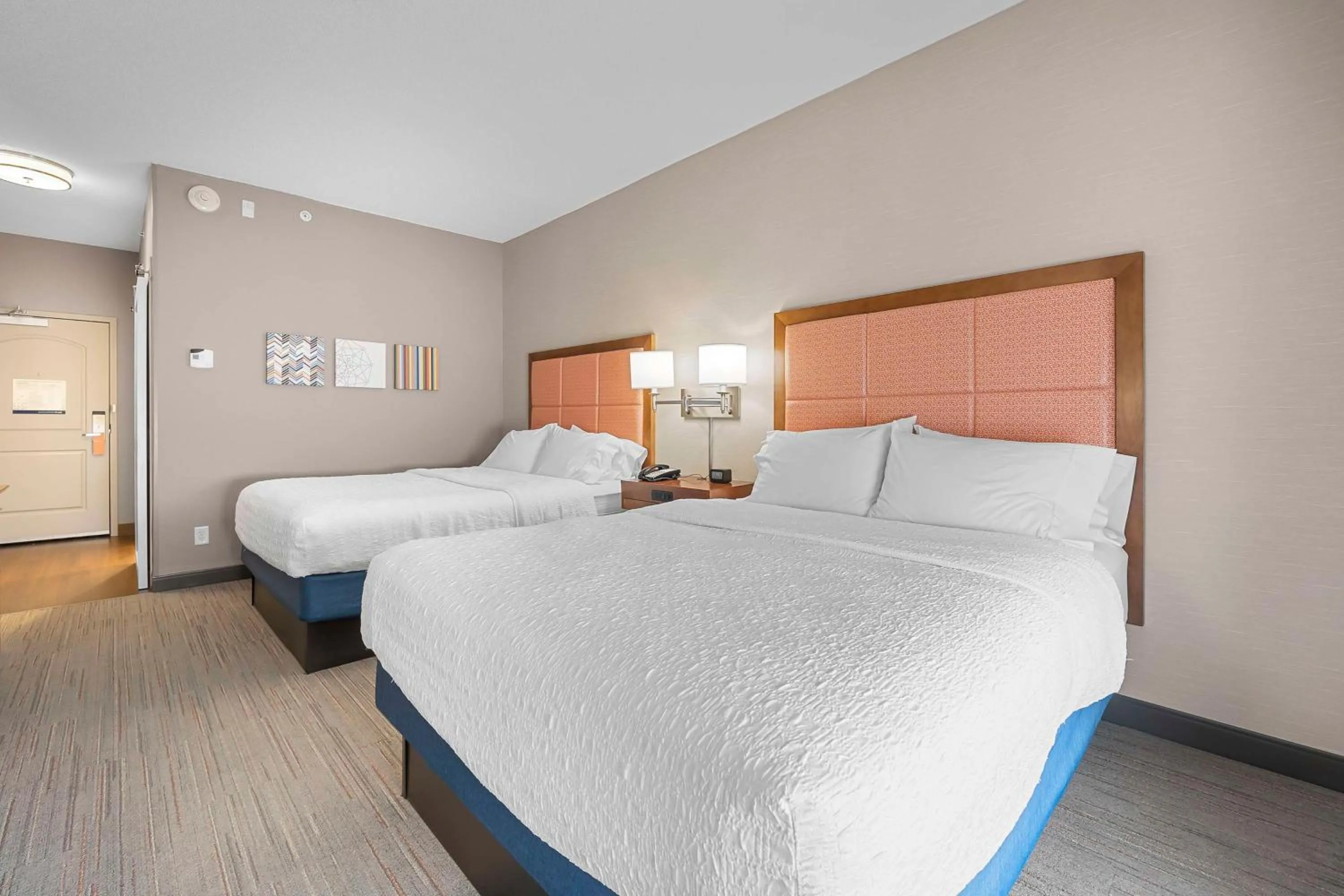 Bed in Hampton Inn Cape Girardeau I-55 East, MO