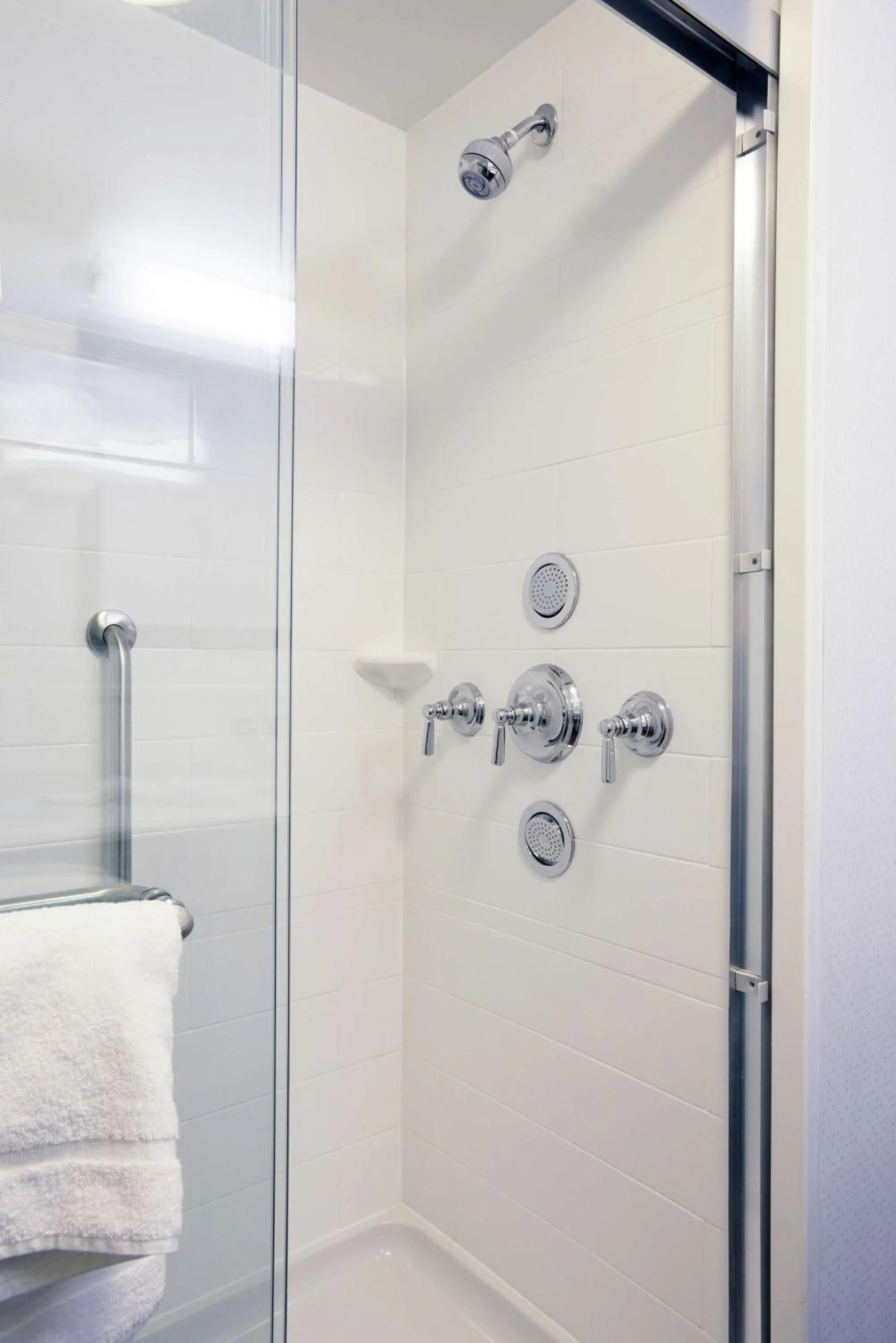 Bathroom in Hampton Inn & Suites - Cincinnati/Kenwood, OH