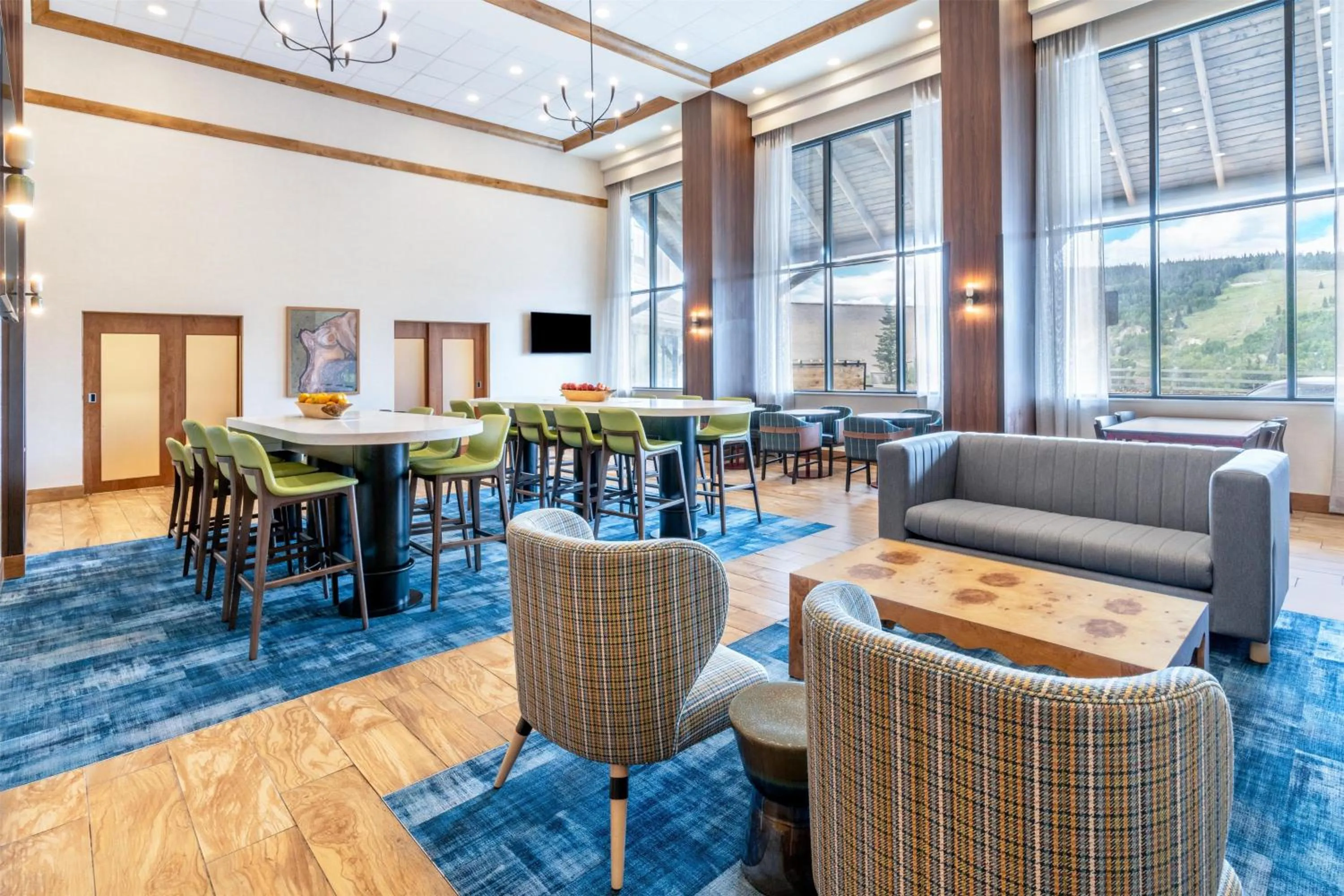 Lobby or reception in Hampton Inn & Suites Silverthorne