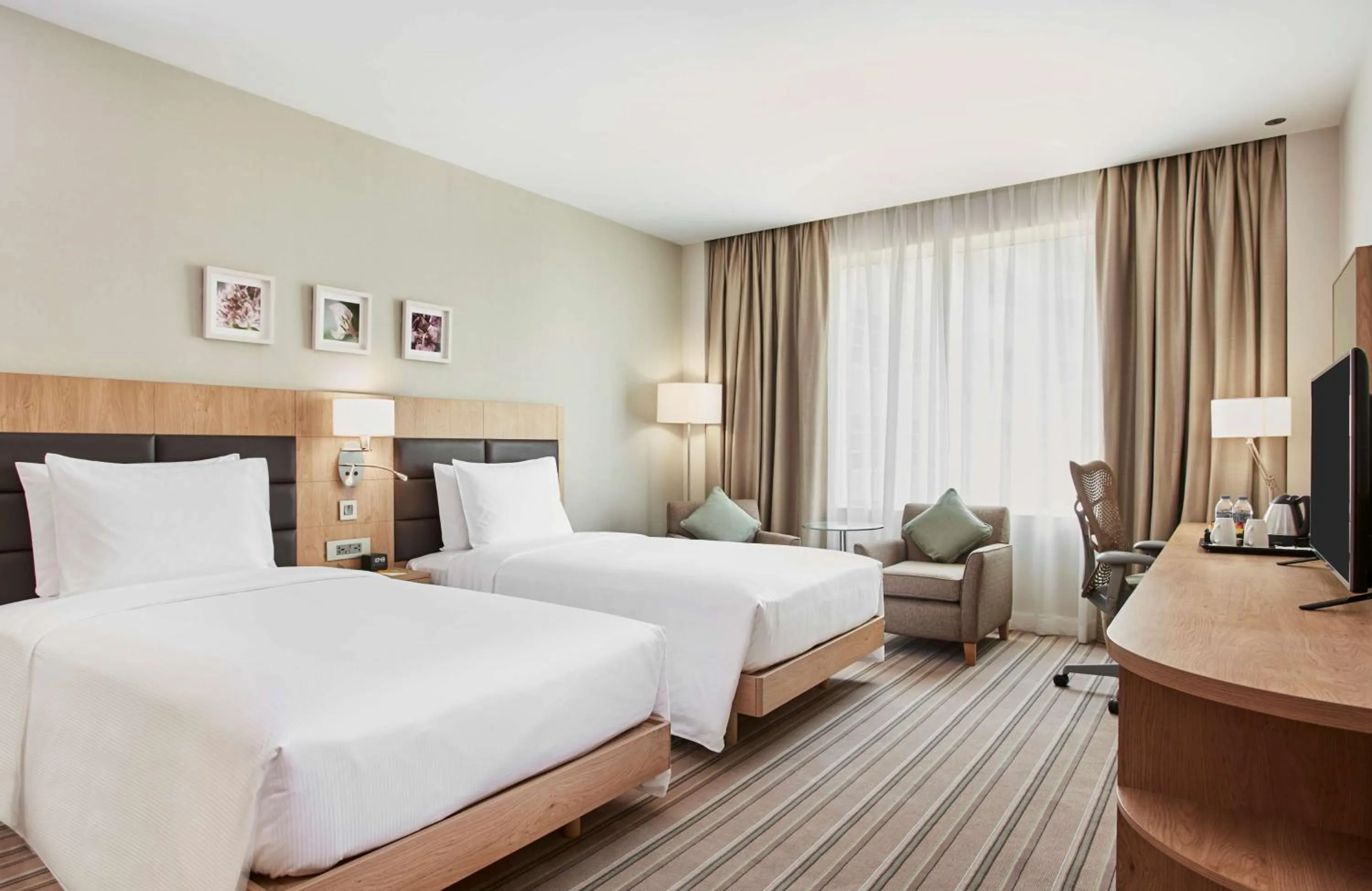 Twin Room in Hilton Garden Inn Dubai, Mall Avenue