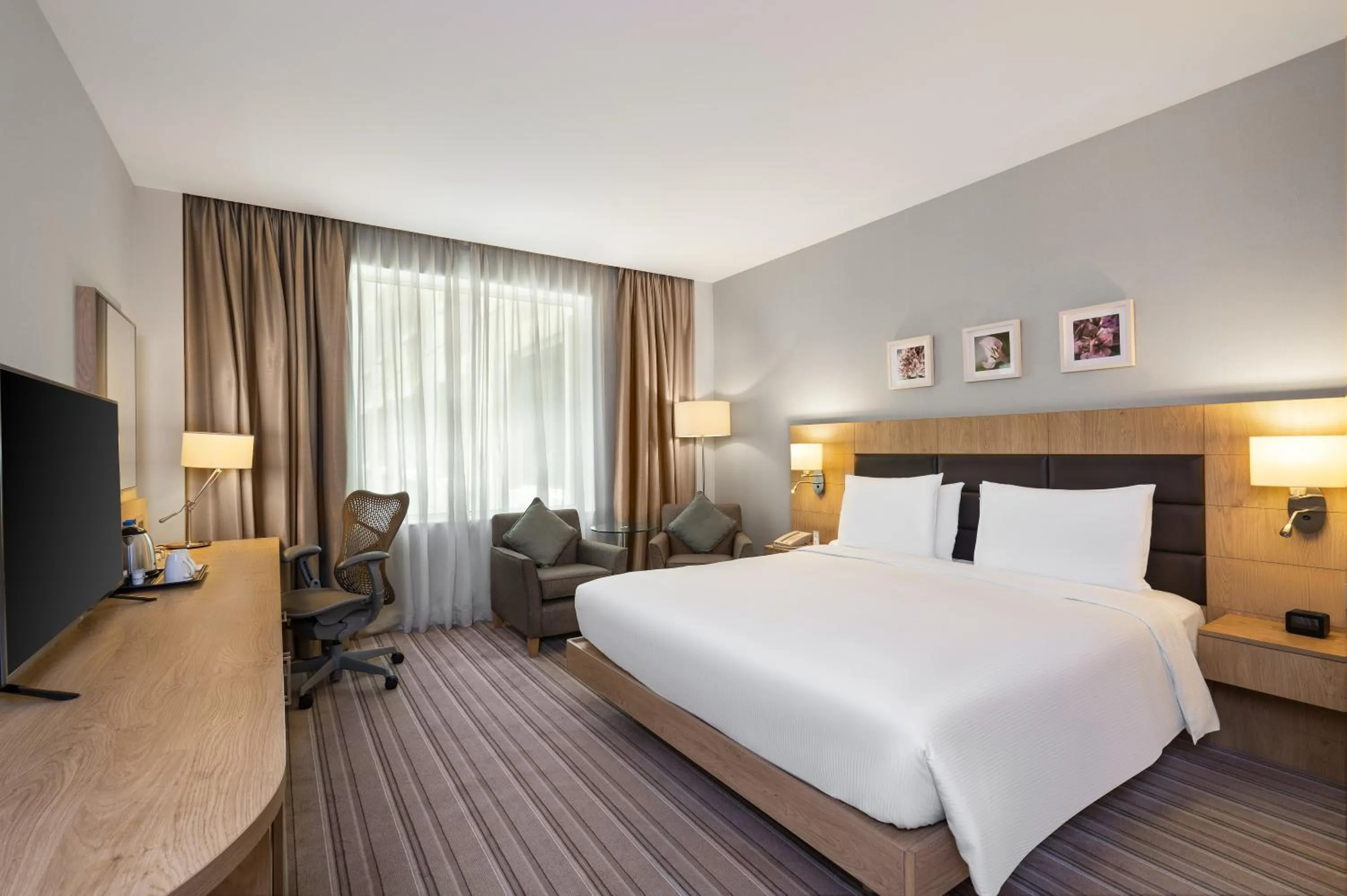 TV and multimedia, Bed in Hilton Garden Inn Dubai, Mall Avenue
