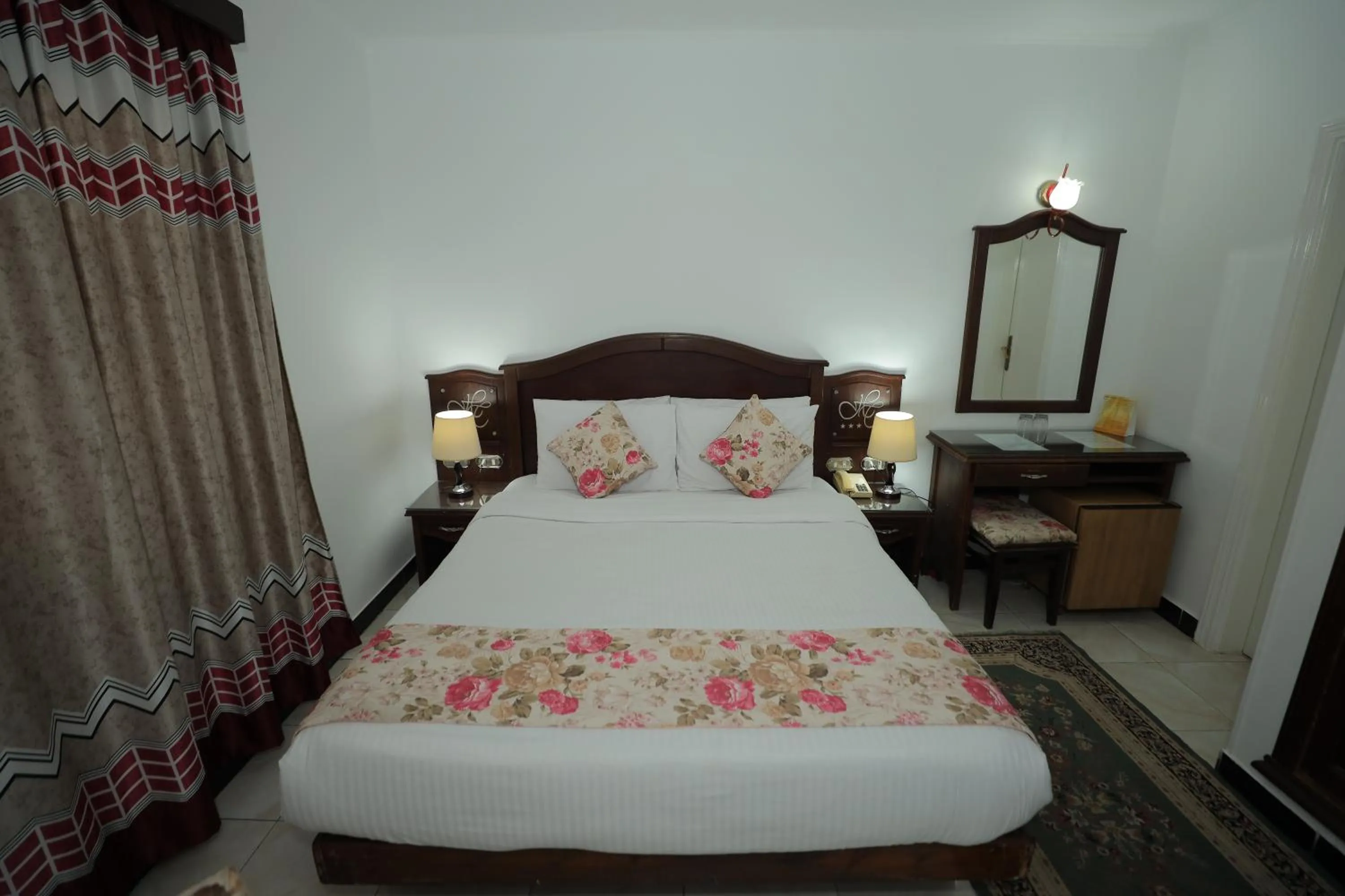 Bedroom, Bed in Happy City Hotel