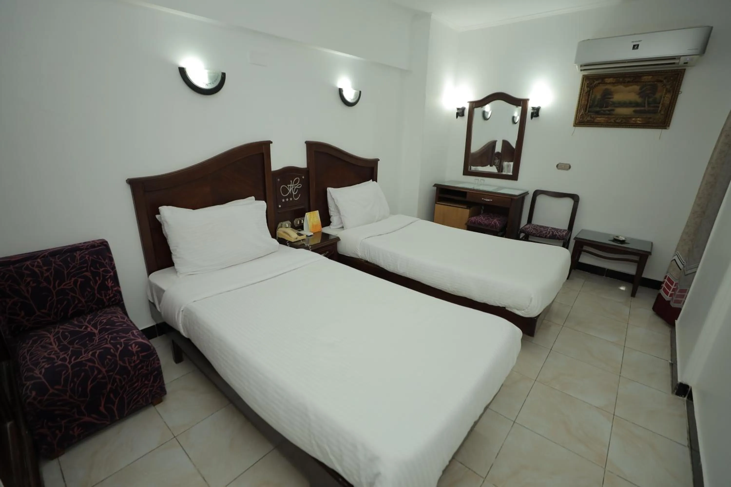 City view, Bed in Happy City Hotel