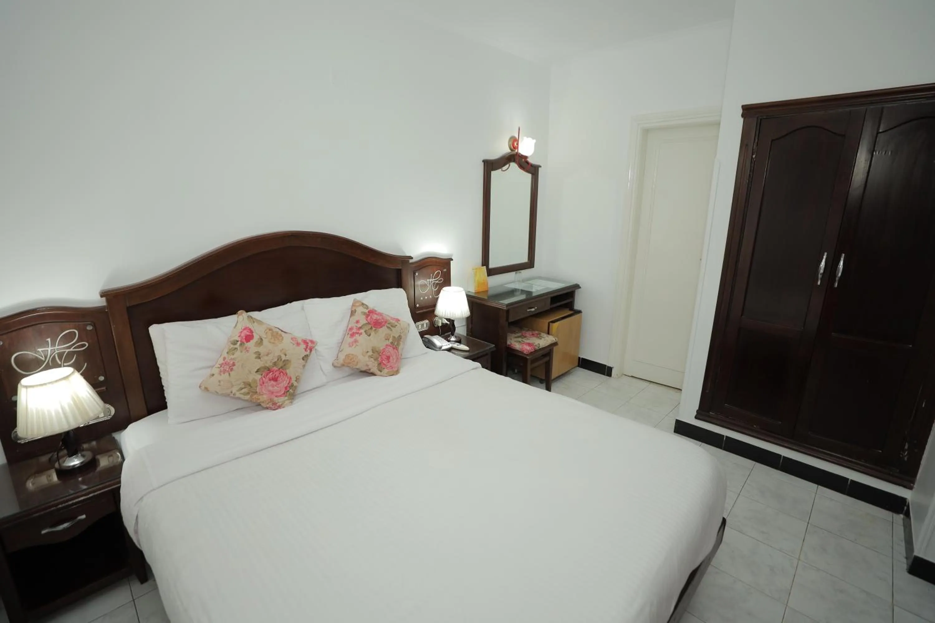 Bedroom, Bed in Happy City Hotel