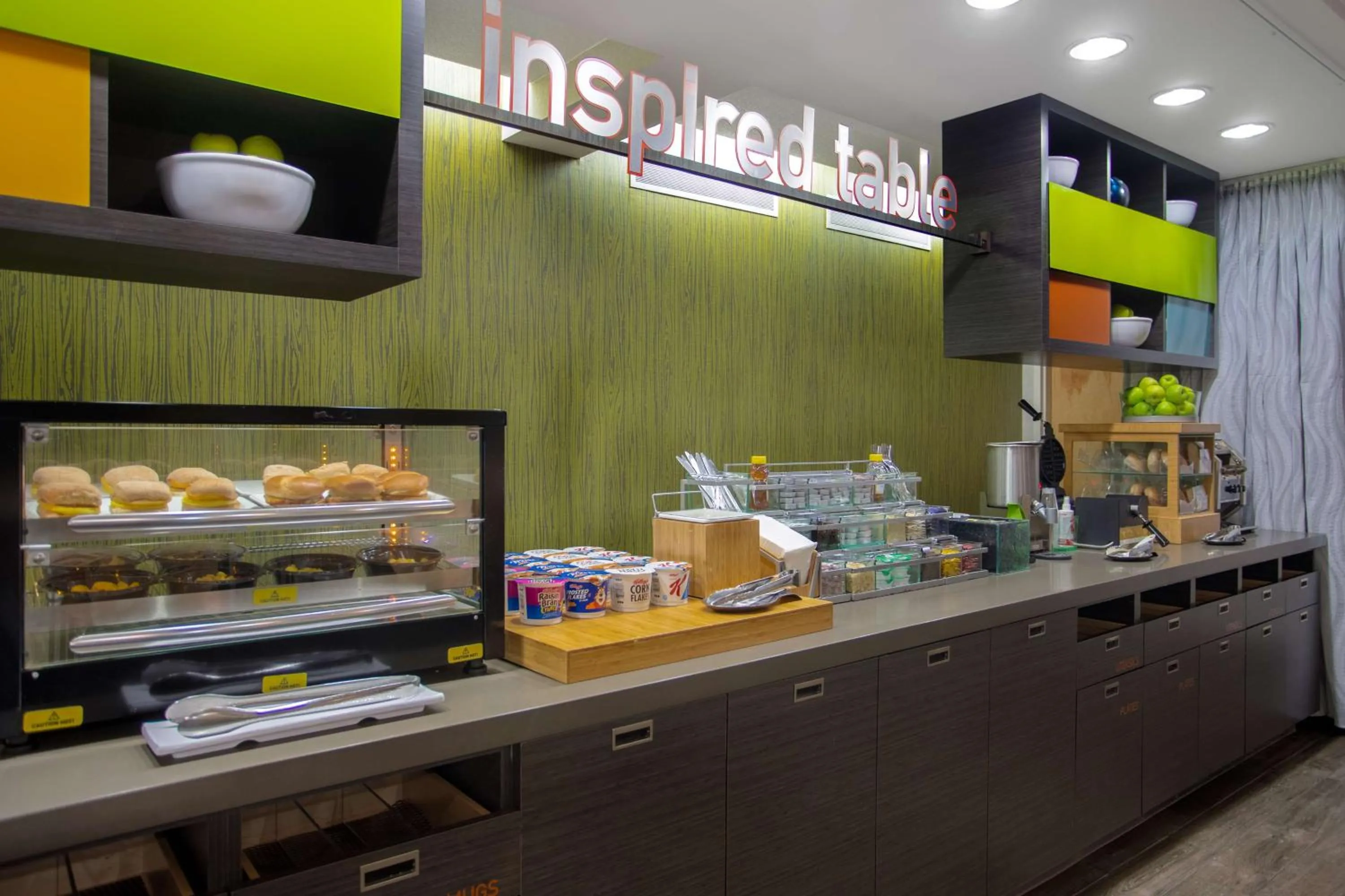 Breakfast in Home2 Suites By Hilton Gainesville