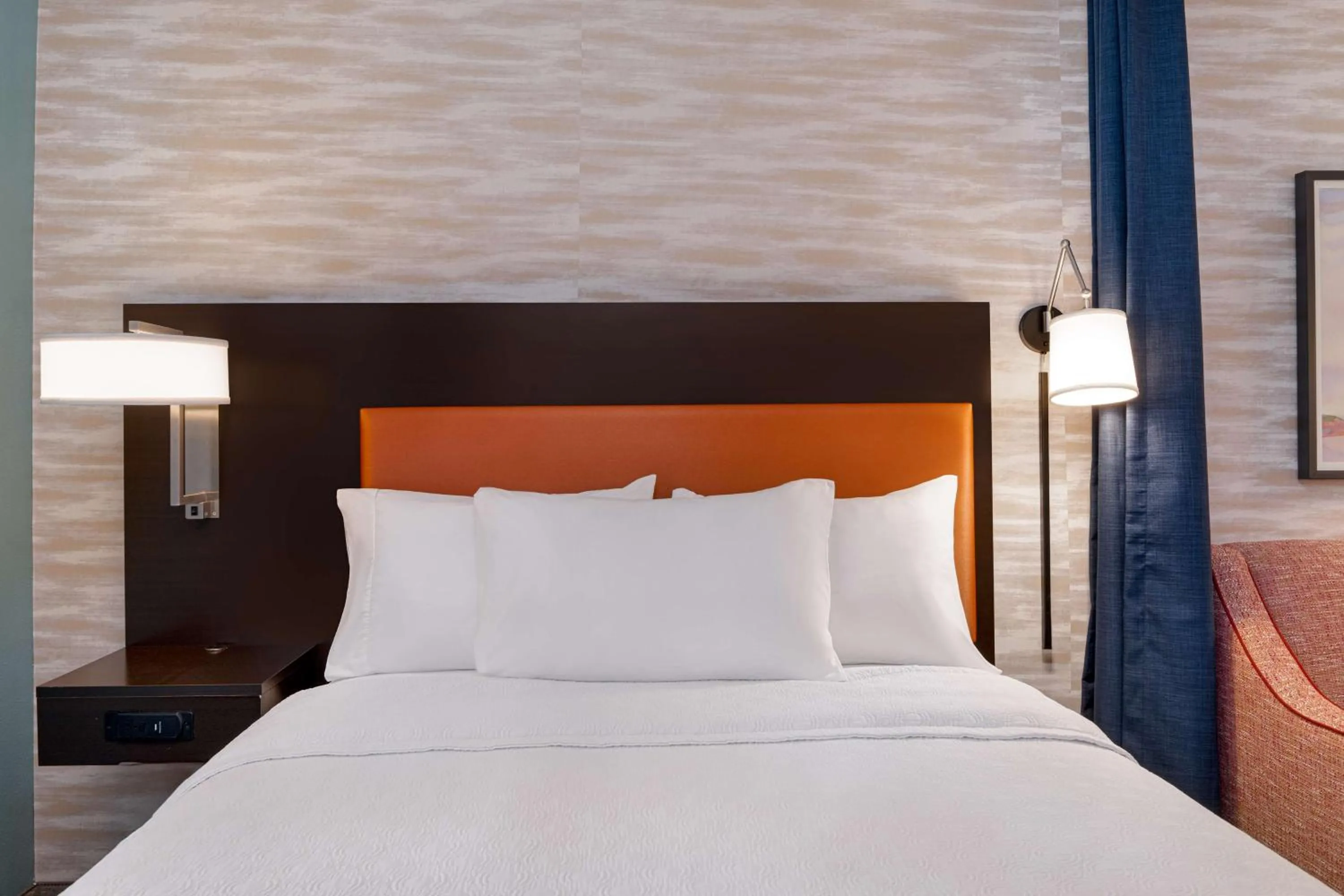 Bed in Home2 Suites By Hilton Gainesville