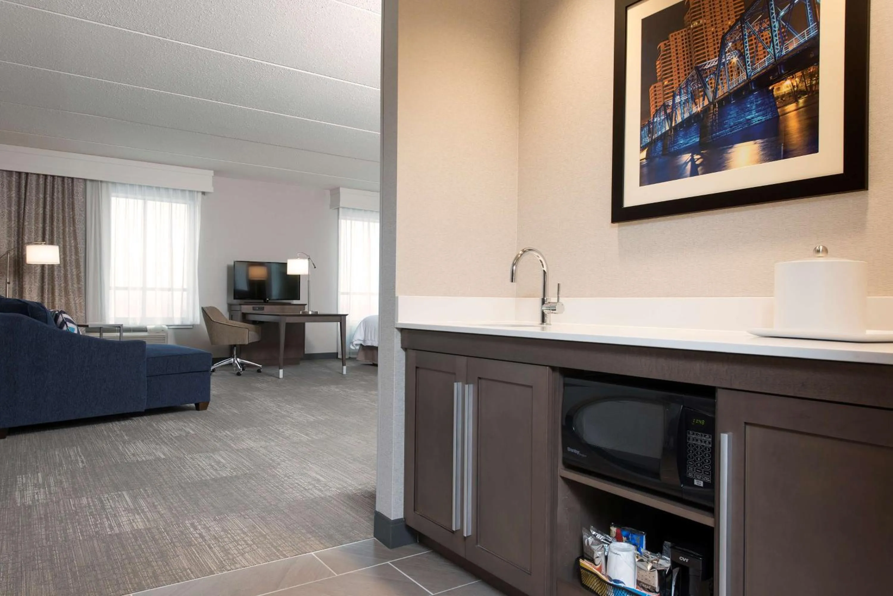 Kitchen or kitchenette in Hampton Inn & Suites Grand Rapids Downtown