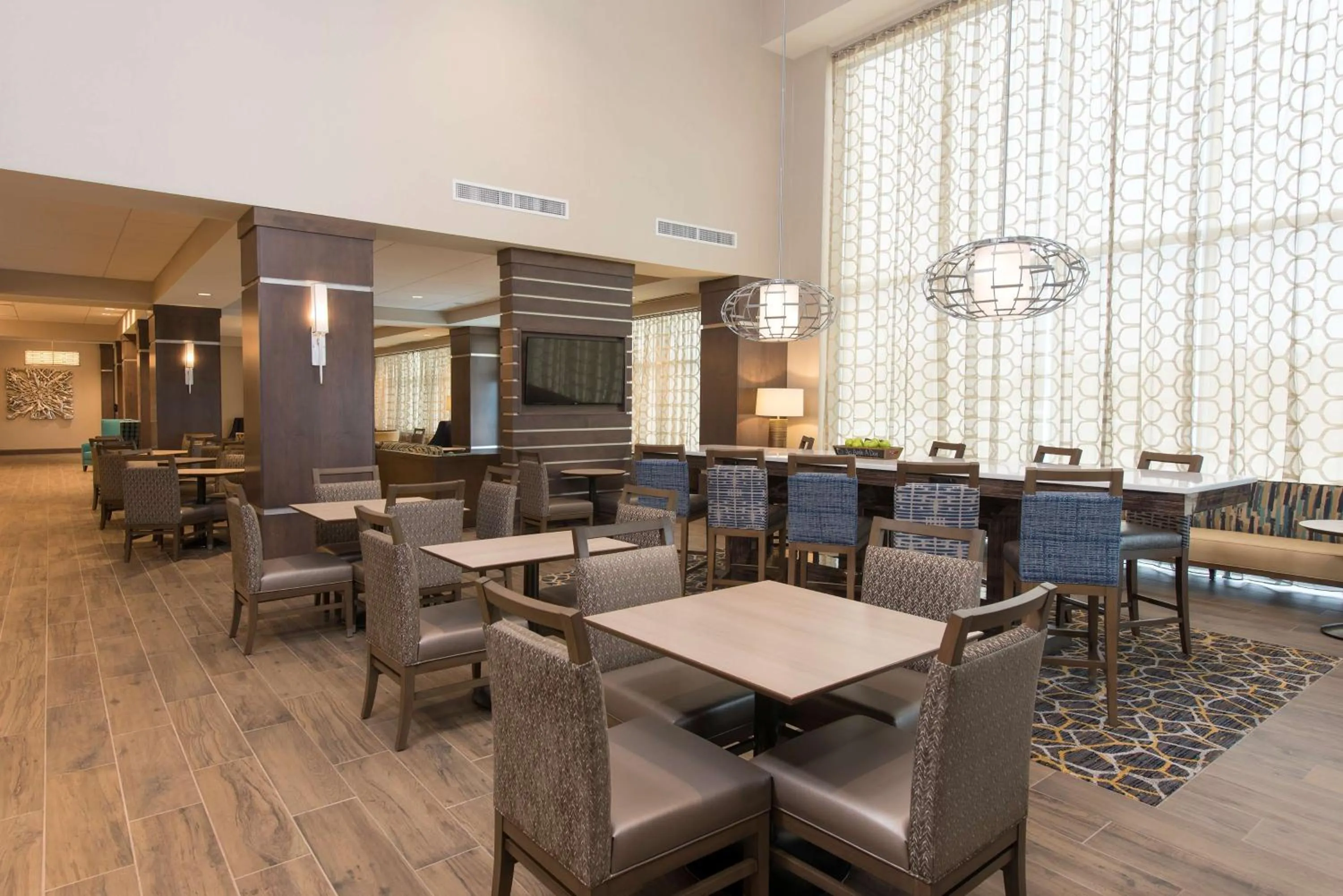 Lobby or reception in Hampton Inn & Suites Grand Rapids Downtown