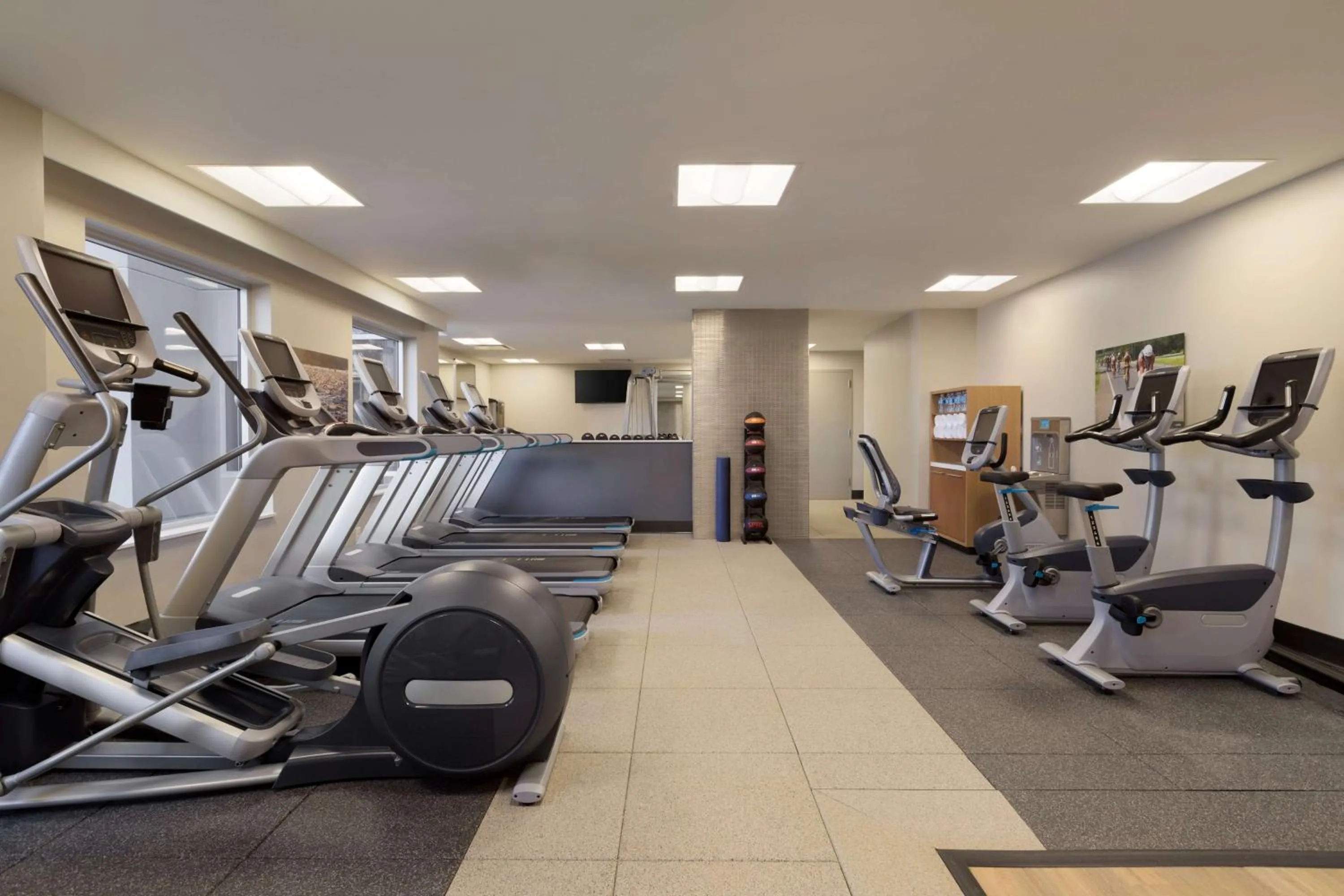 Fitness centre/facilities in Embassy Suites by Hilton The Woodlands