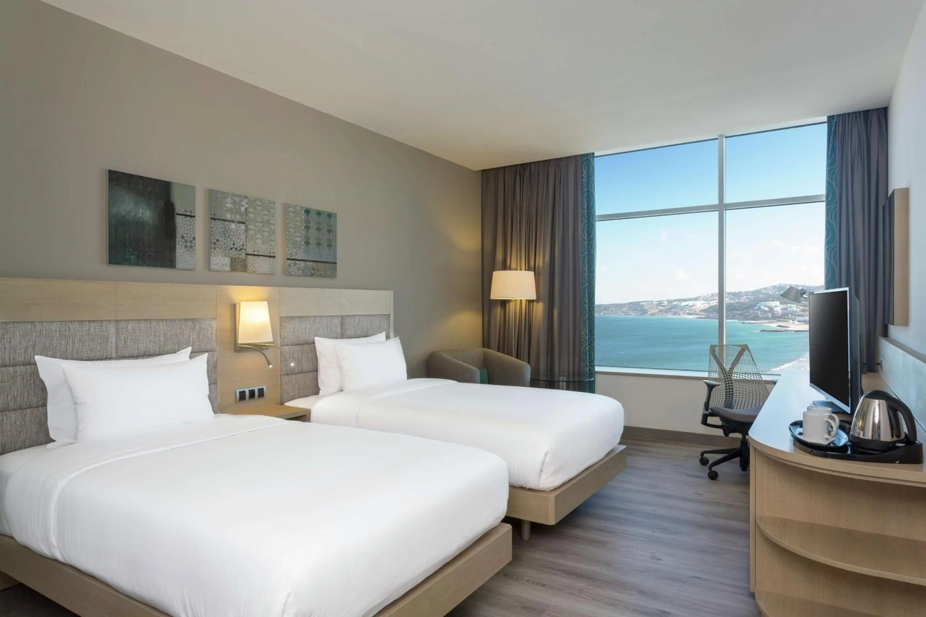 Bedroom, Bed in Hilton Garden Inn Tanger City Center