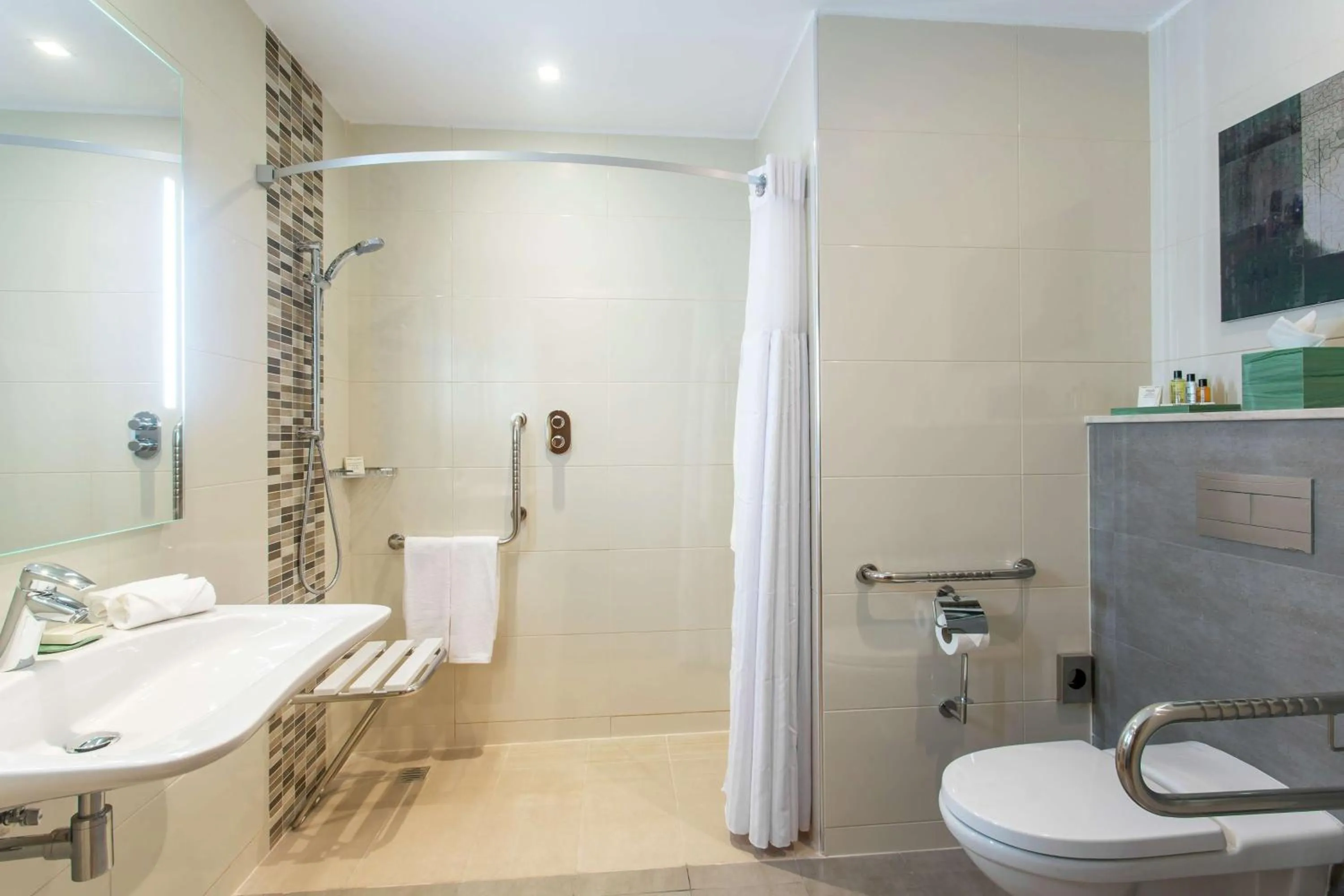 Bathroom in Hilton Garden Inn Tanger City Center