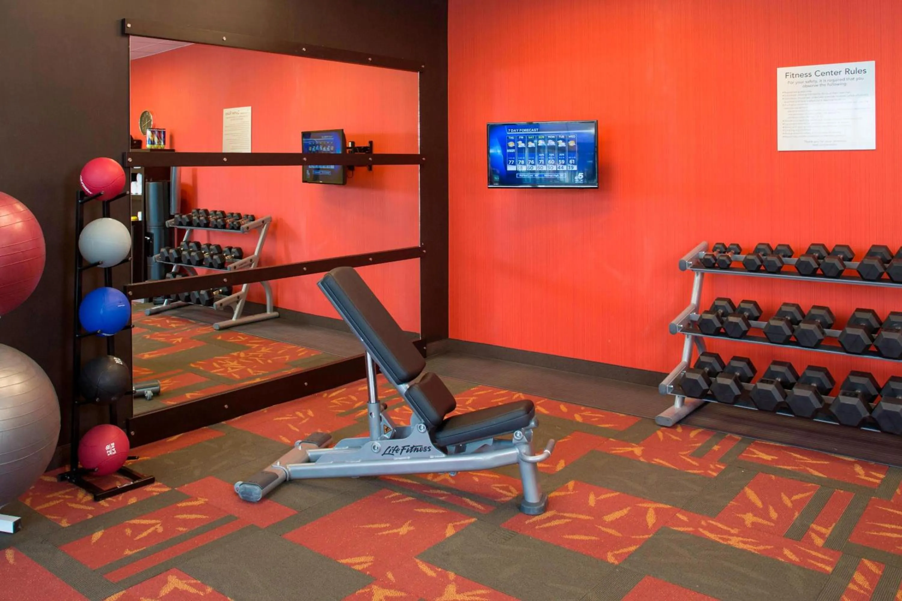 Fitness centre/facilities in Courtyard by Marriott Dallas Midlothian at Midlothian Conference Center