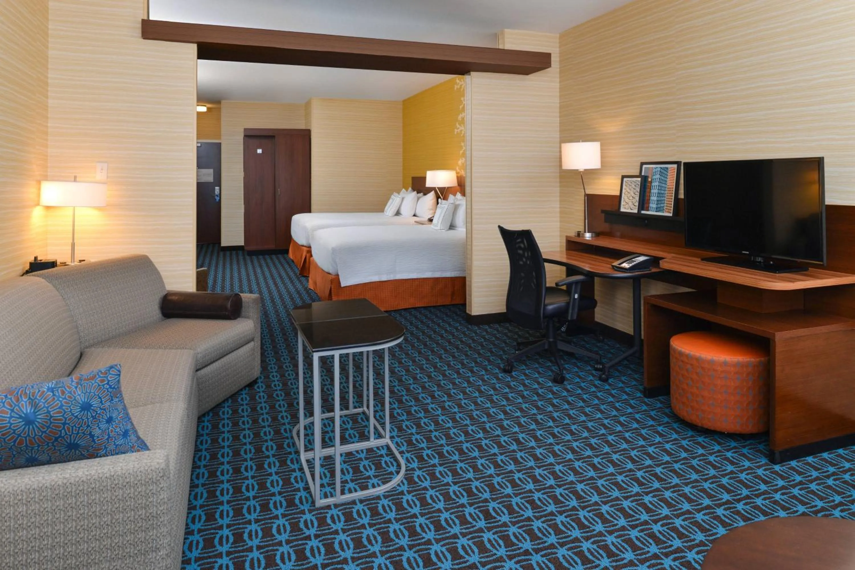 Bedroom, Bed in Fairfield Inn & Suites by Marriott Gallup