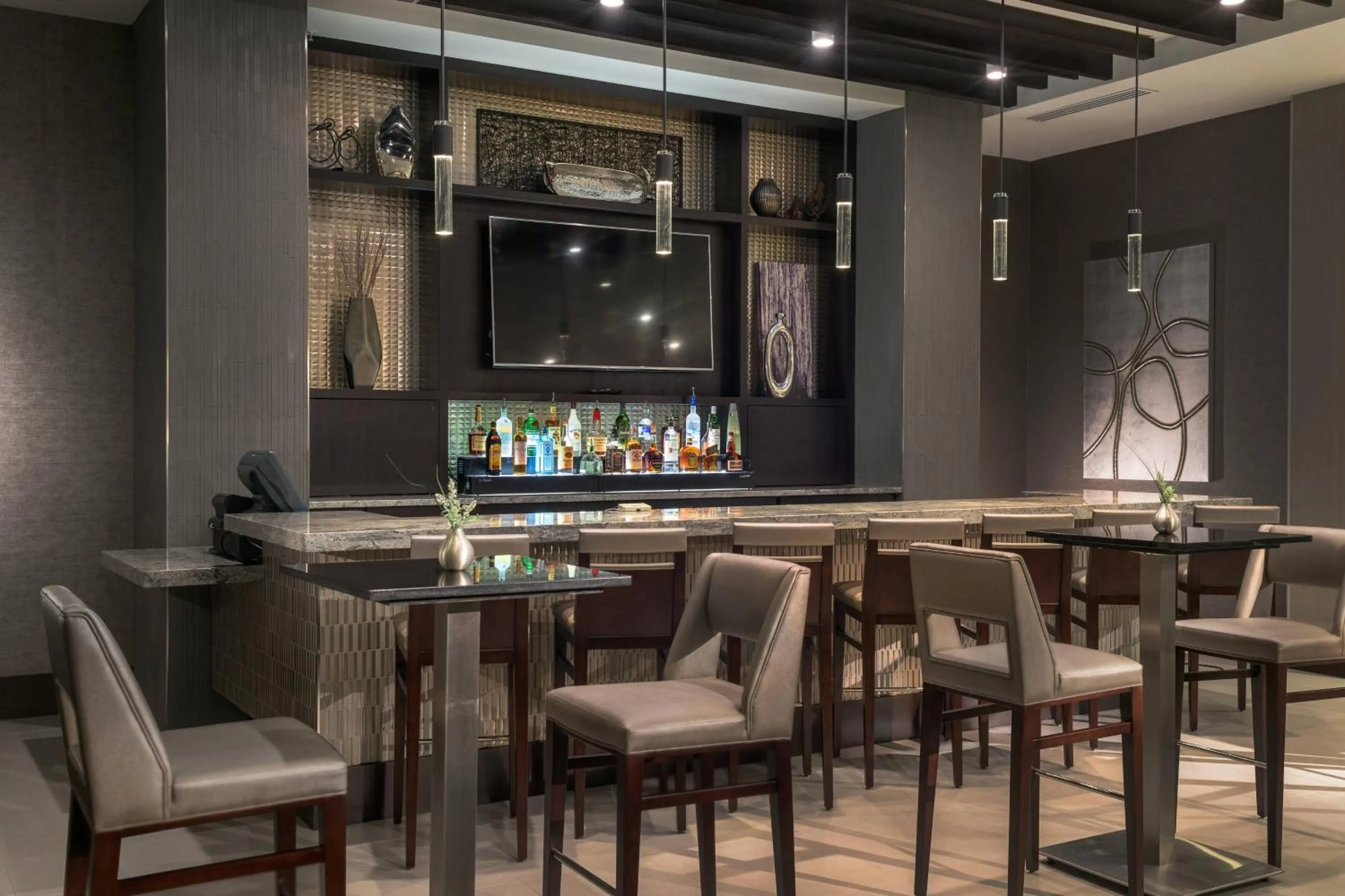 Lounge or bar in Courtyard by Marriott Edgewater NYC Area