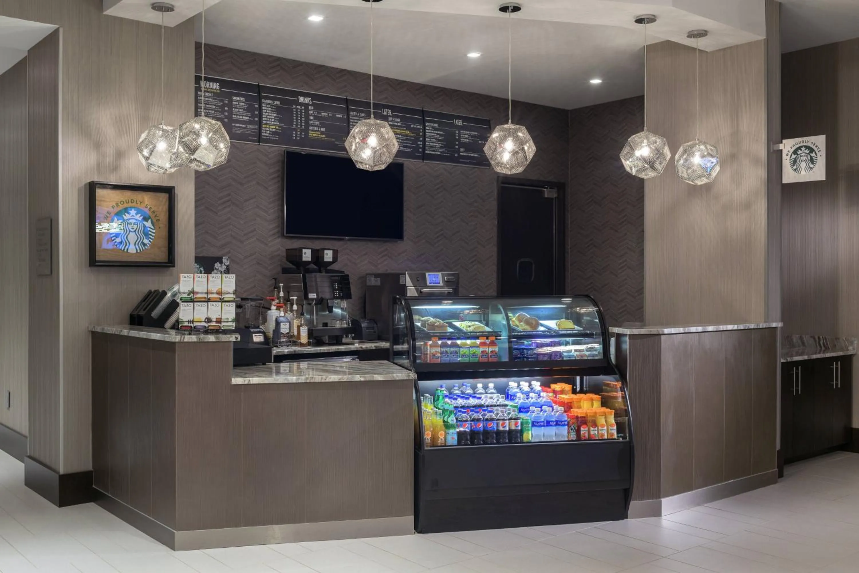 Restaurant/places to eat in Courtyard by Marriott Edgewater NYC Area