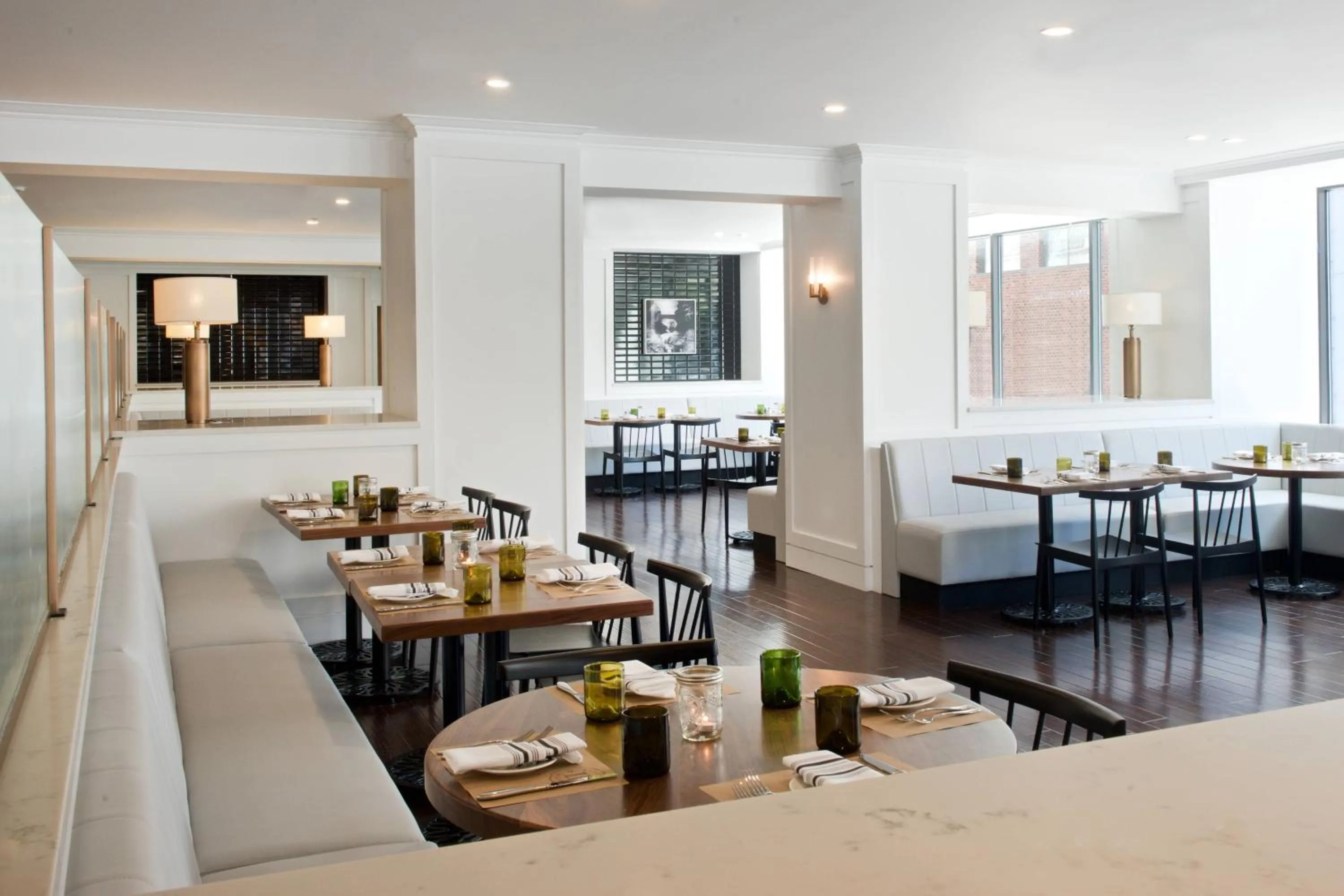 Restaurant/places to eat in Marriott Syracuse Downtown