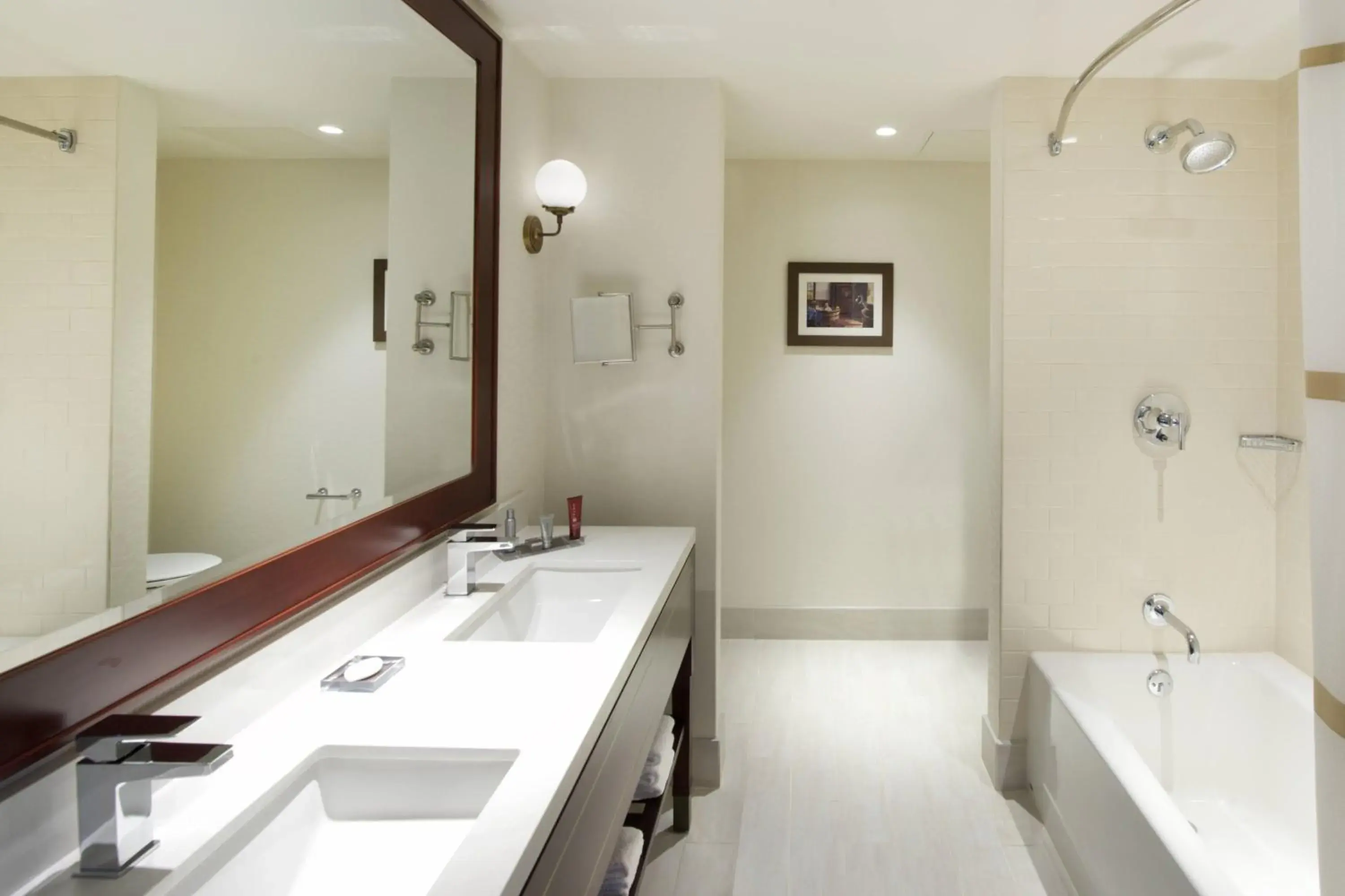 Large King Room with Sofa Bed - Hearing Accessible in Marriott Syracuse Downtown Large King Room with Sofa Bed - Hearing Accessible in Marriott Syracuse Downtown