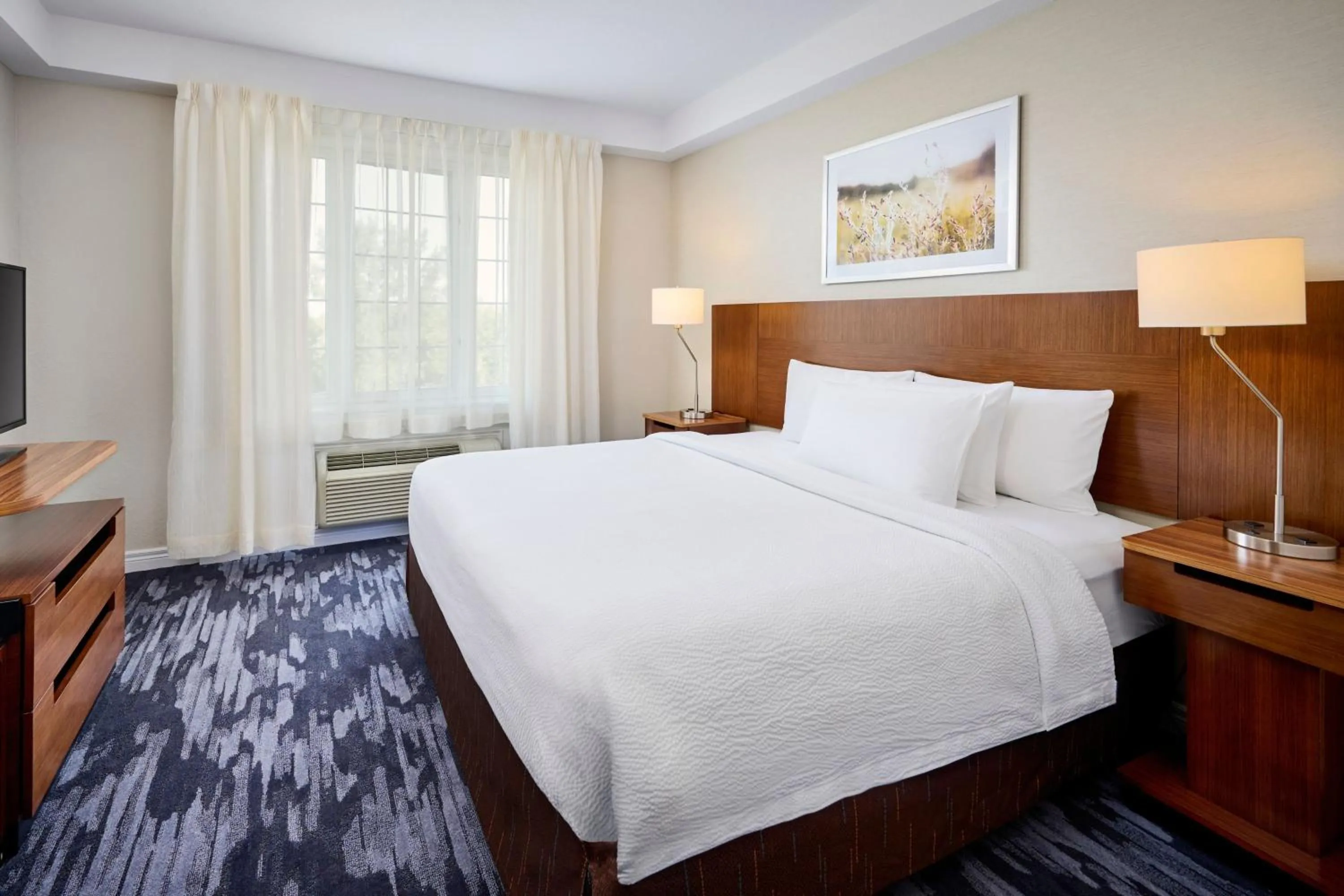Photo of the whole room, Bed in Fairfield Inn & Suites by Marriott Ottawa Kanata