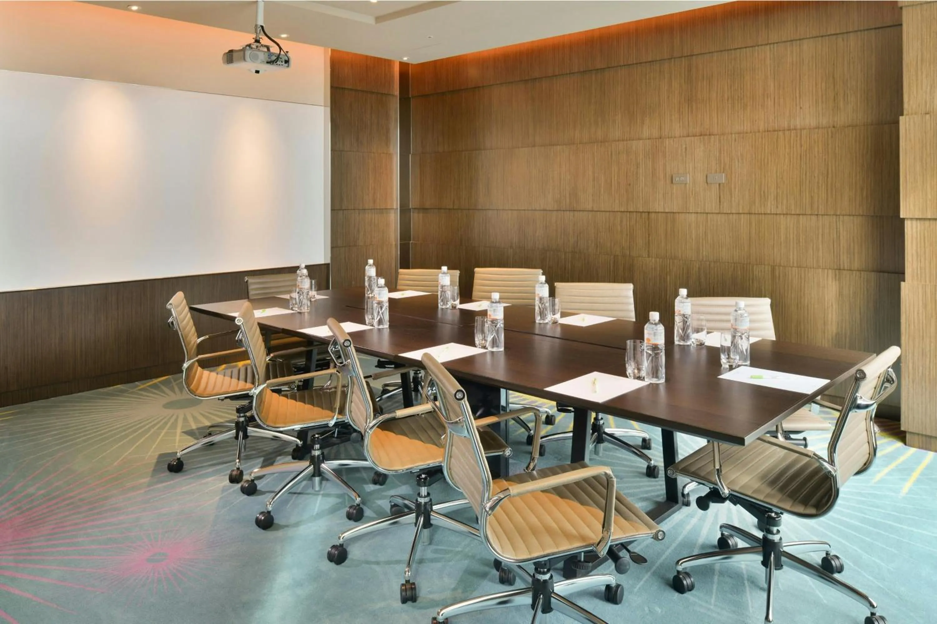 Lounge or bar in Courtyard by Marriott Taipei