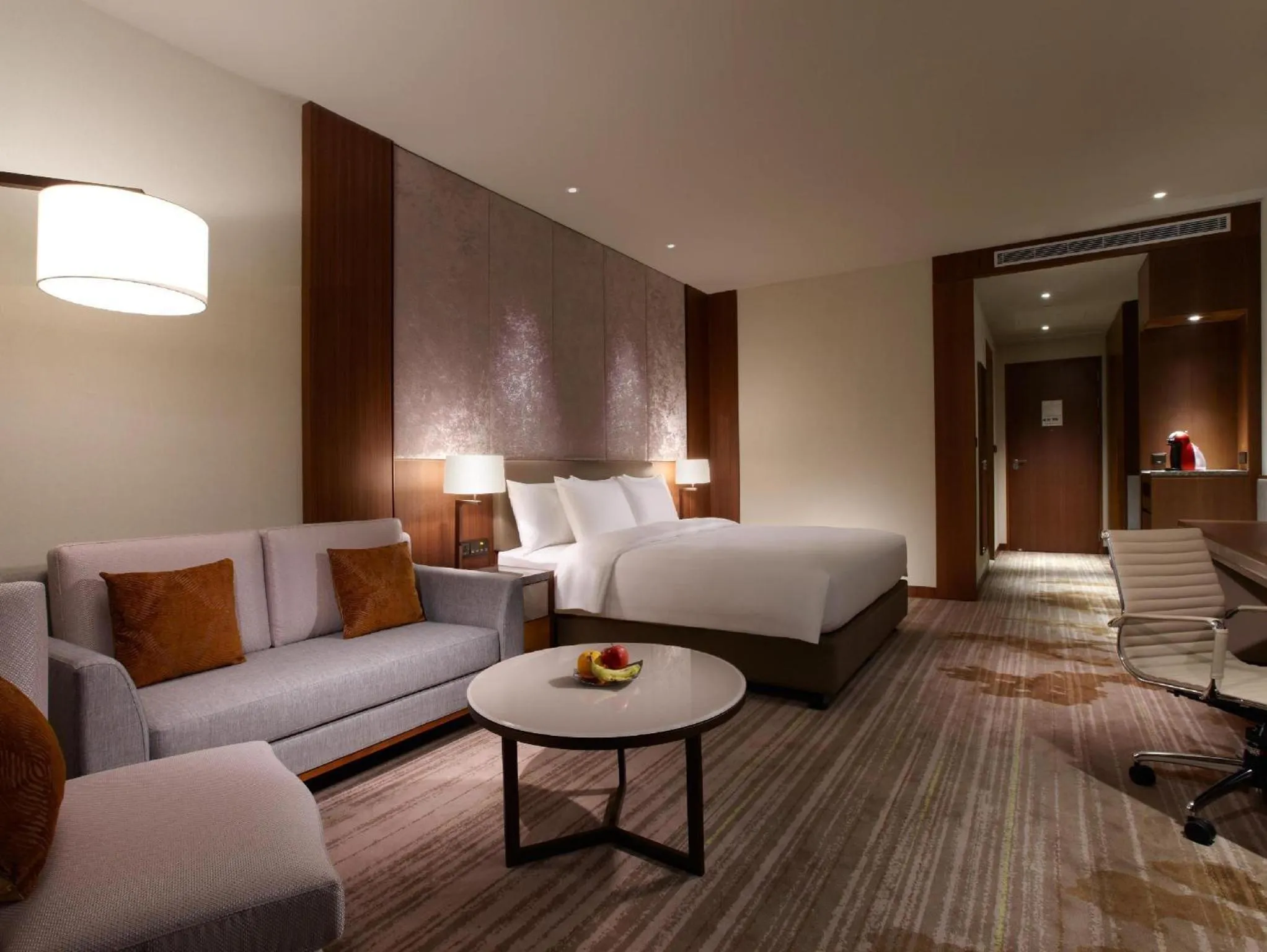Bed in Courtyard by Marriott Taipei