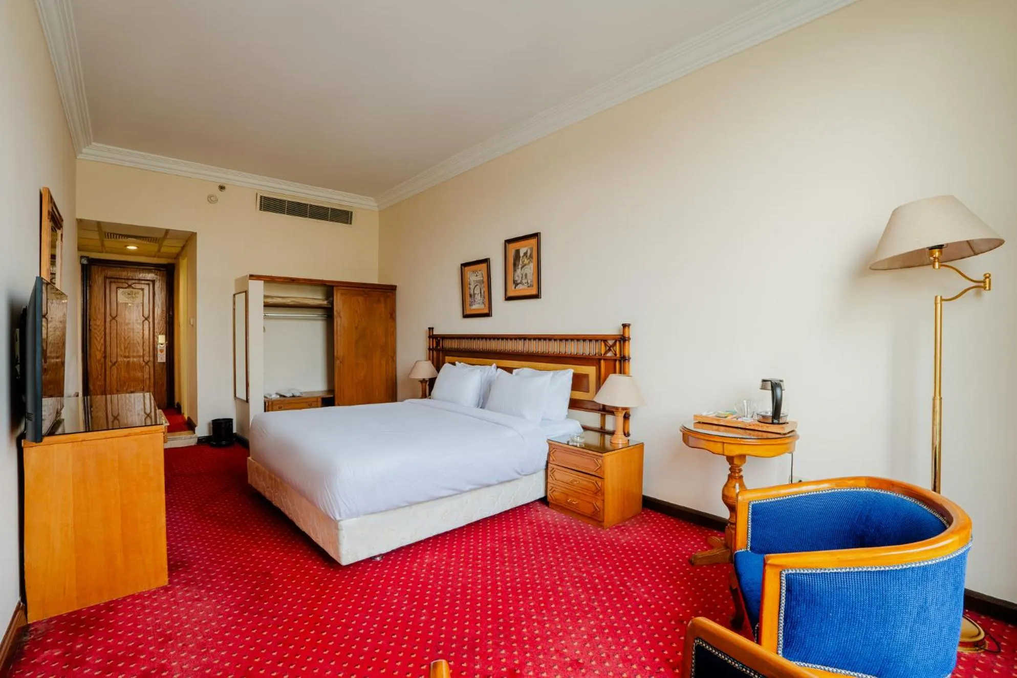 Bed in Om Kolthoom Hotel