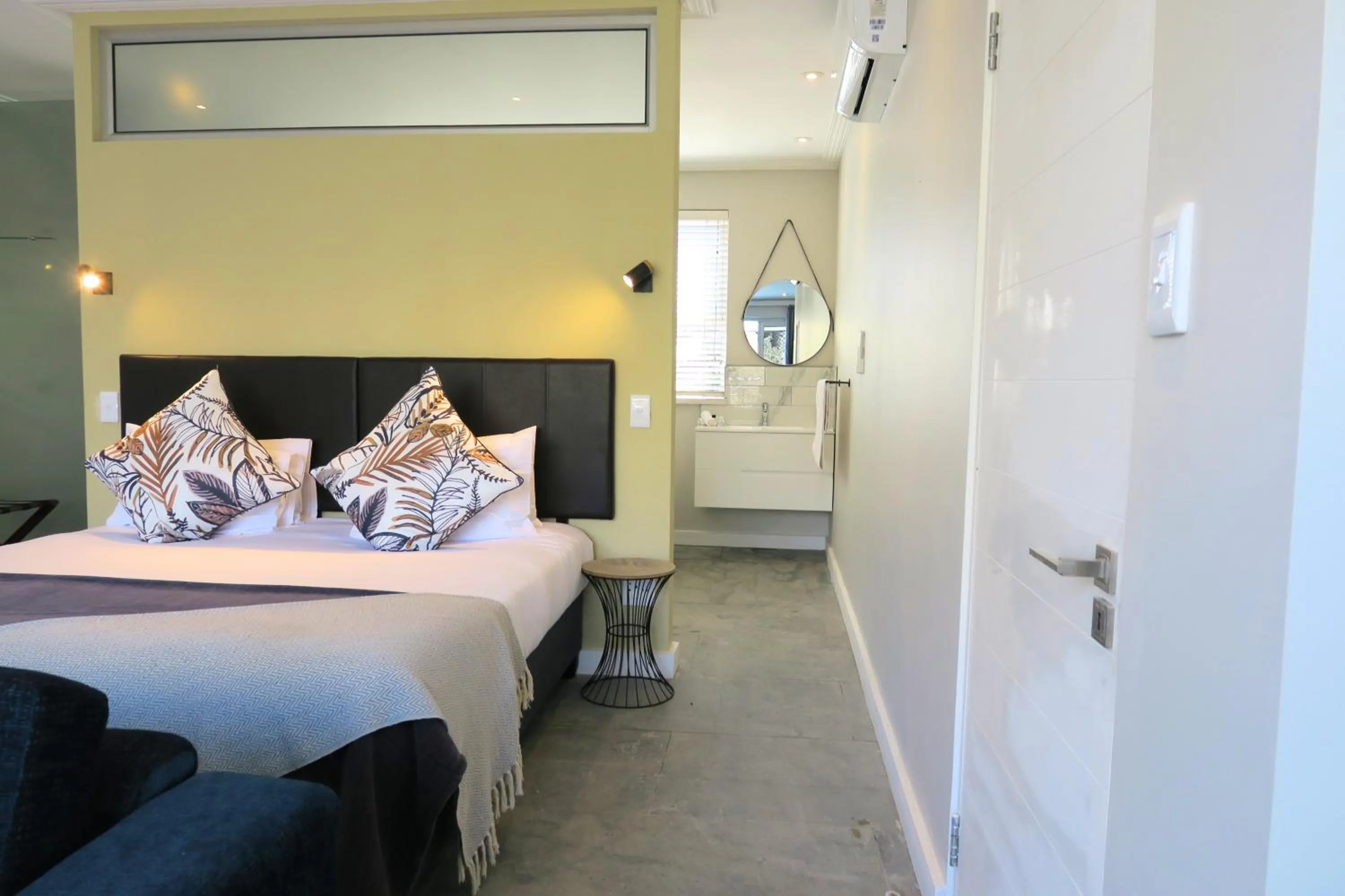 Bed in Atlantic Palms