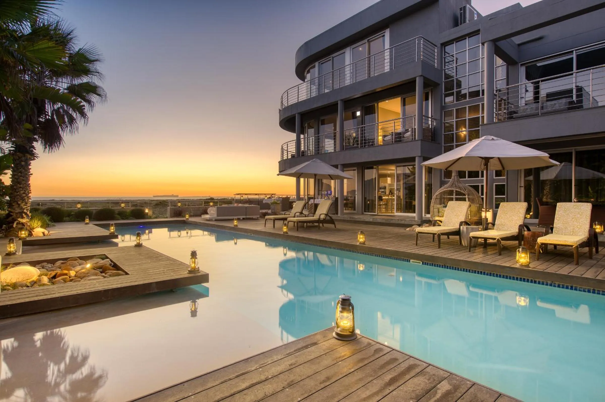 Swimming pool in Atlantic Palms