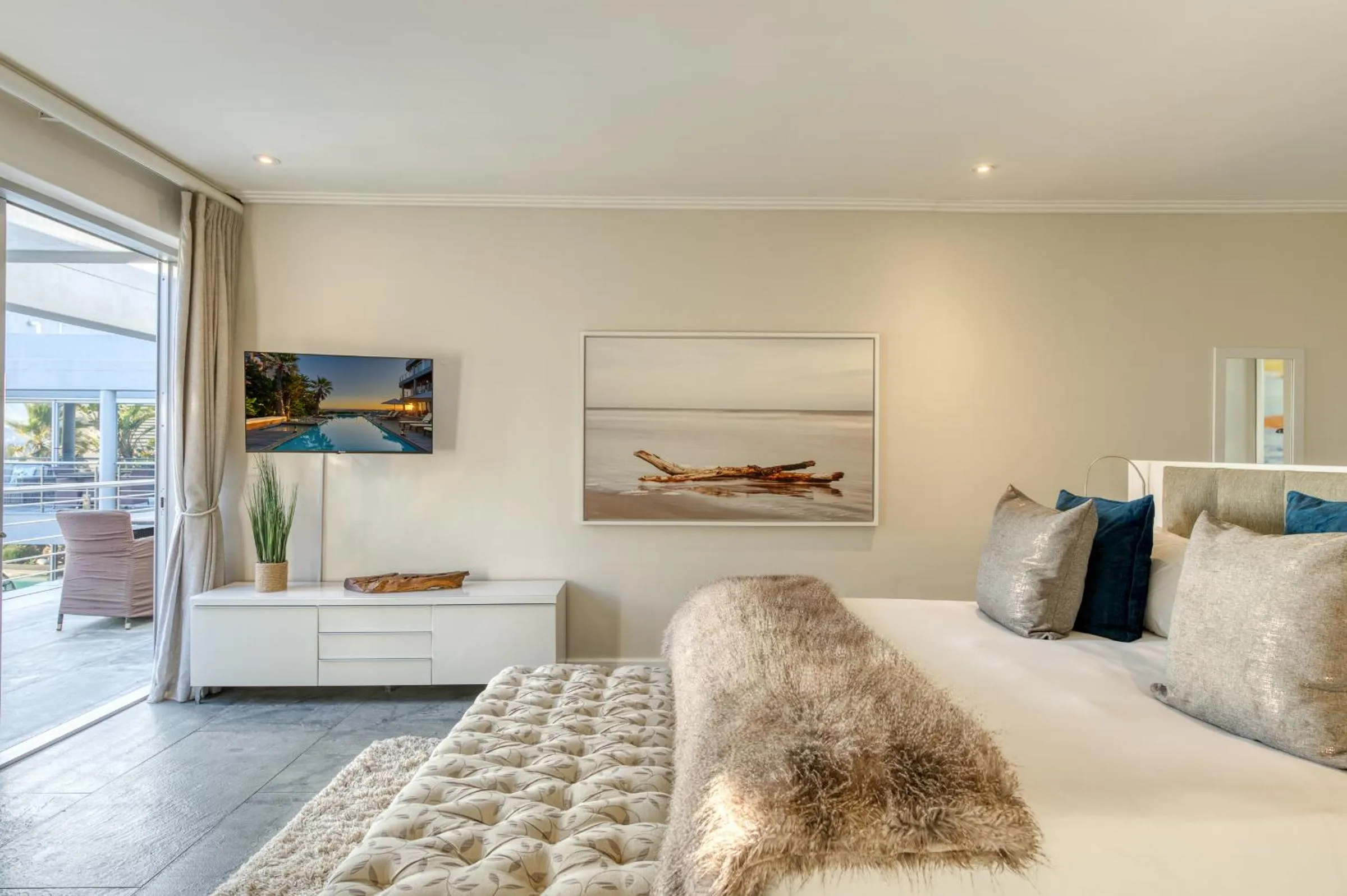 TV and multimedia, Bed in Atlantic Palms