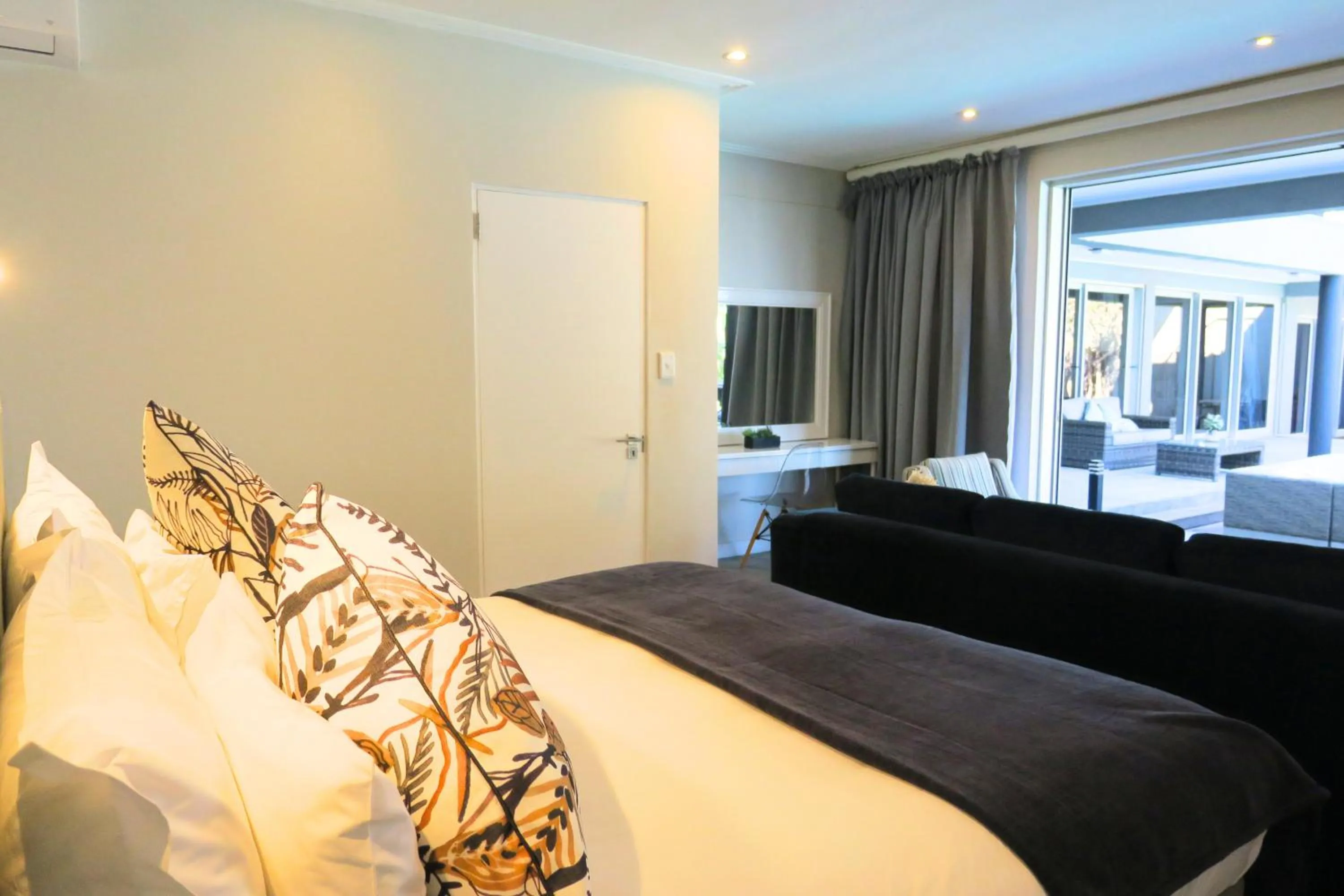 Bedroom, Bed in Atlantic Palms