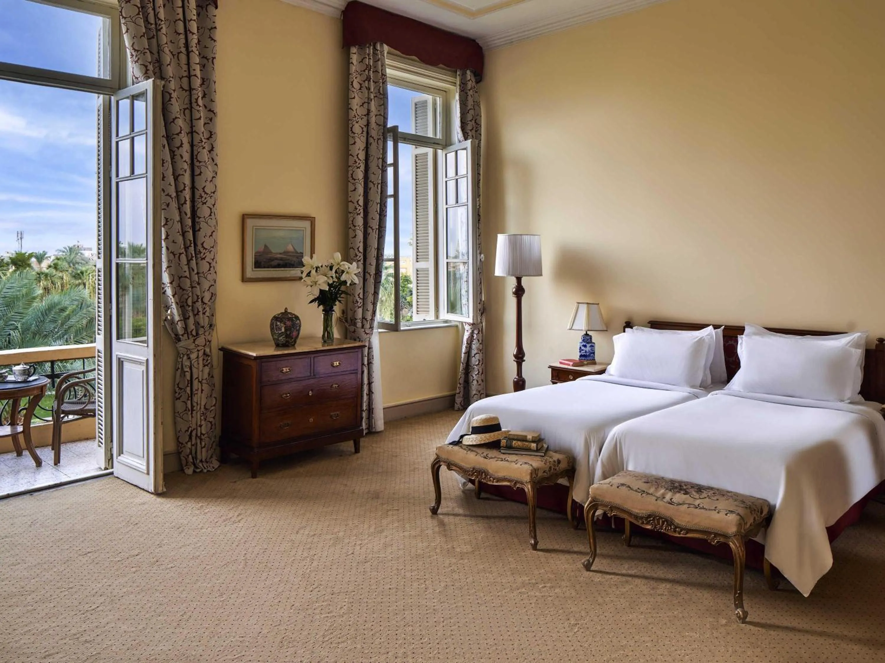 Bedroom, Bed in Sofitel Winter Palace Luxor