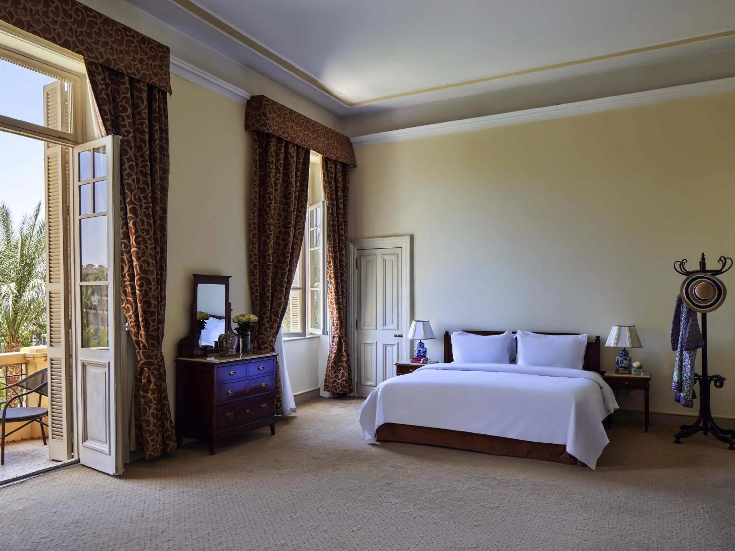 Bedroom, Bed in Sofitel Winter Palace Luxor