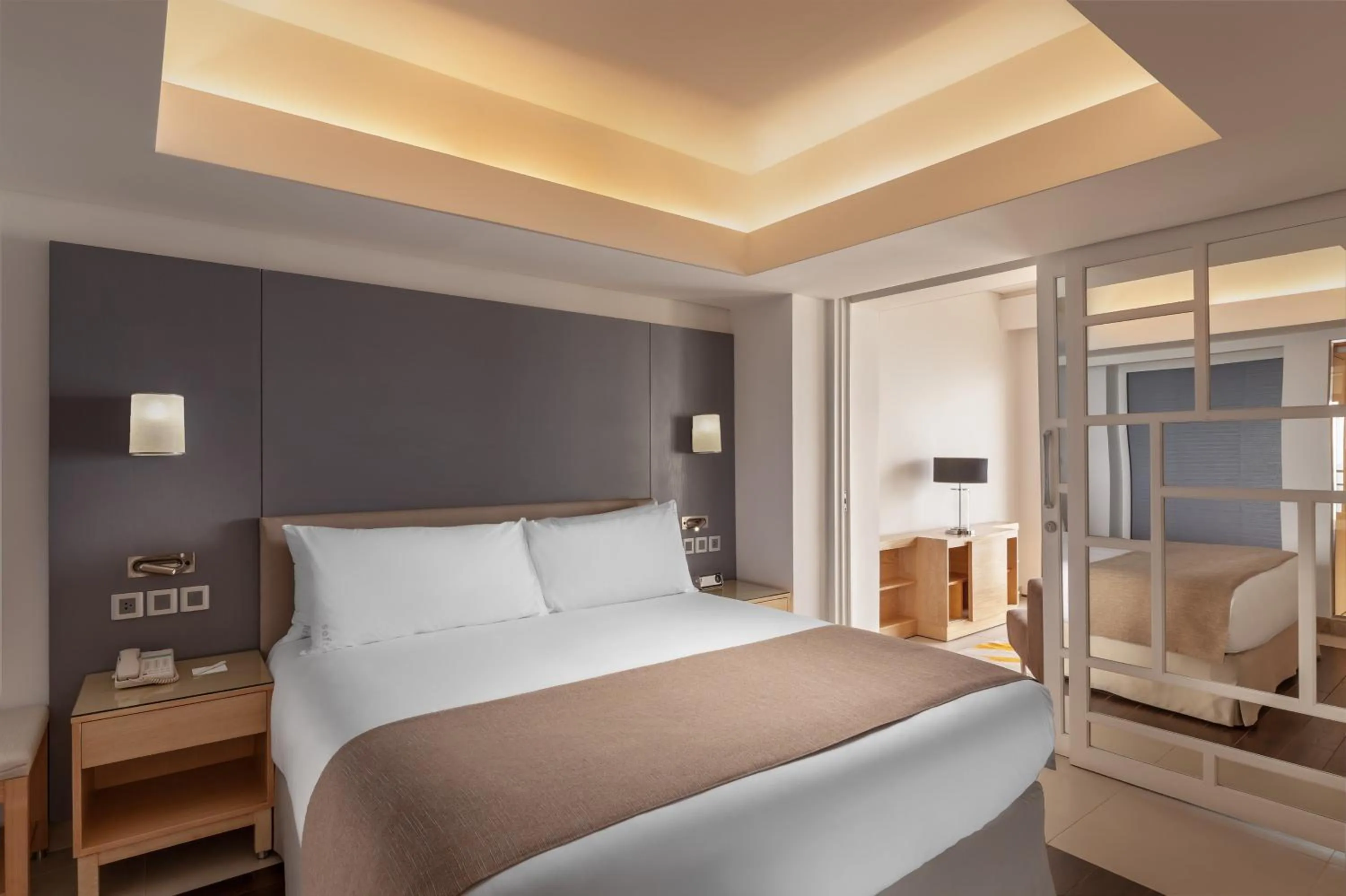 Photo of the whole room, Bed in Holiday Inn Cairo Maadi by IHG