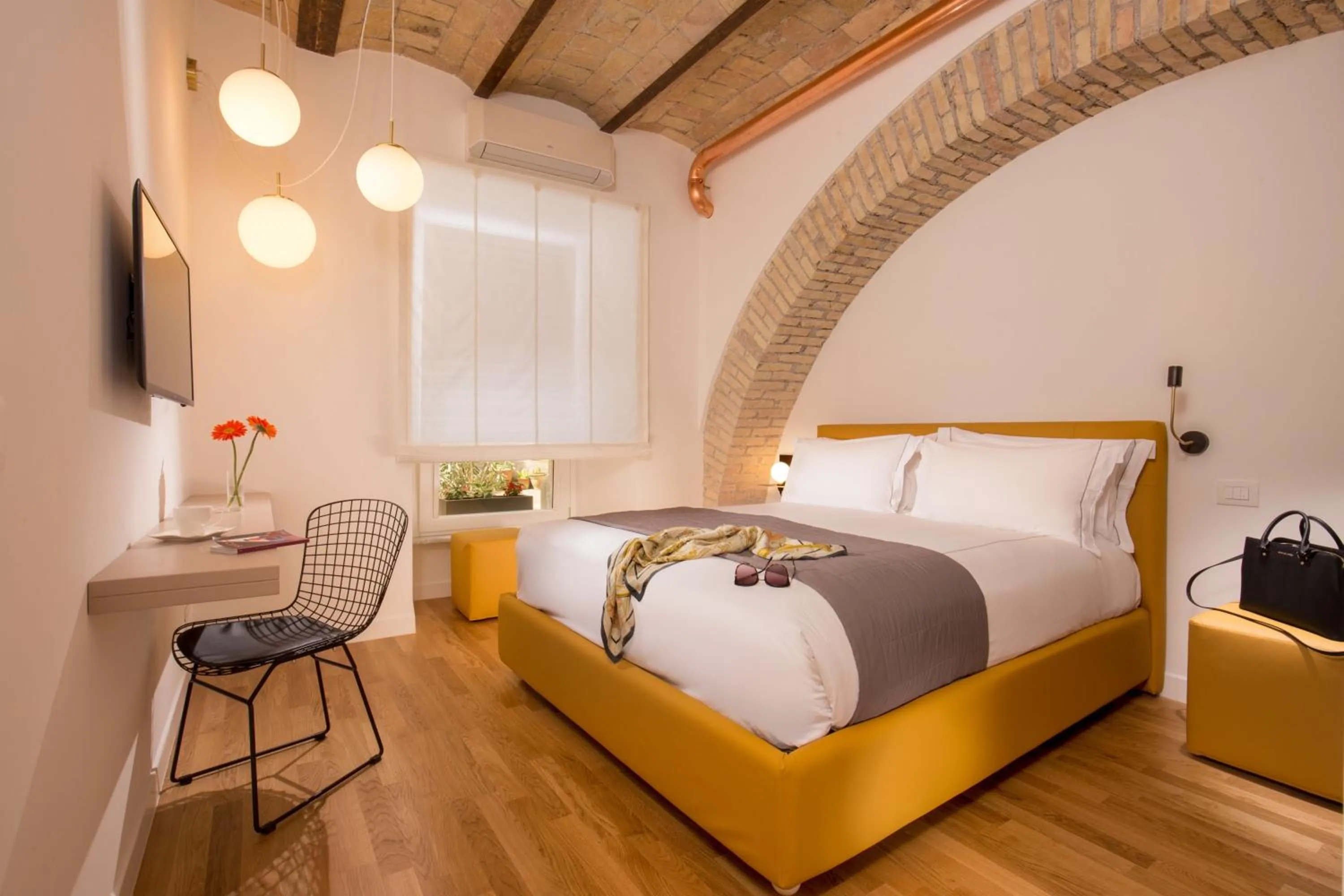 Bed in Belli36rooms near Spanish step and Vatican City