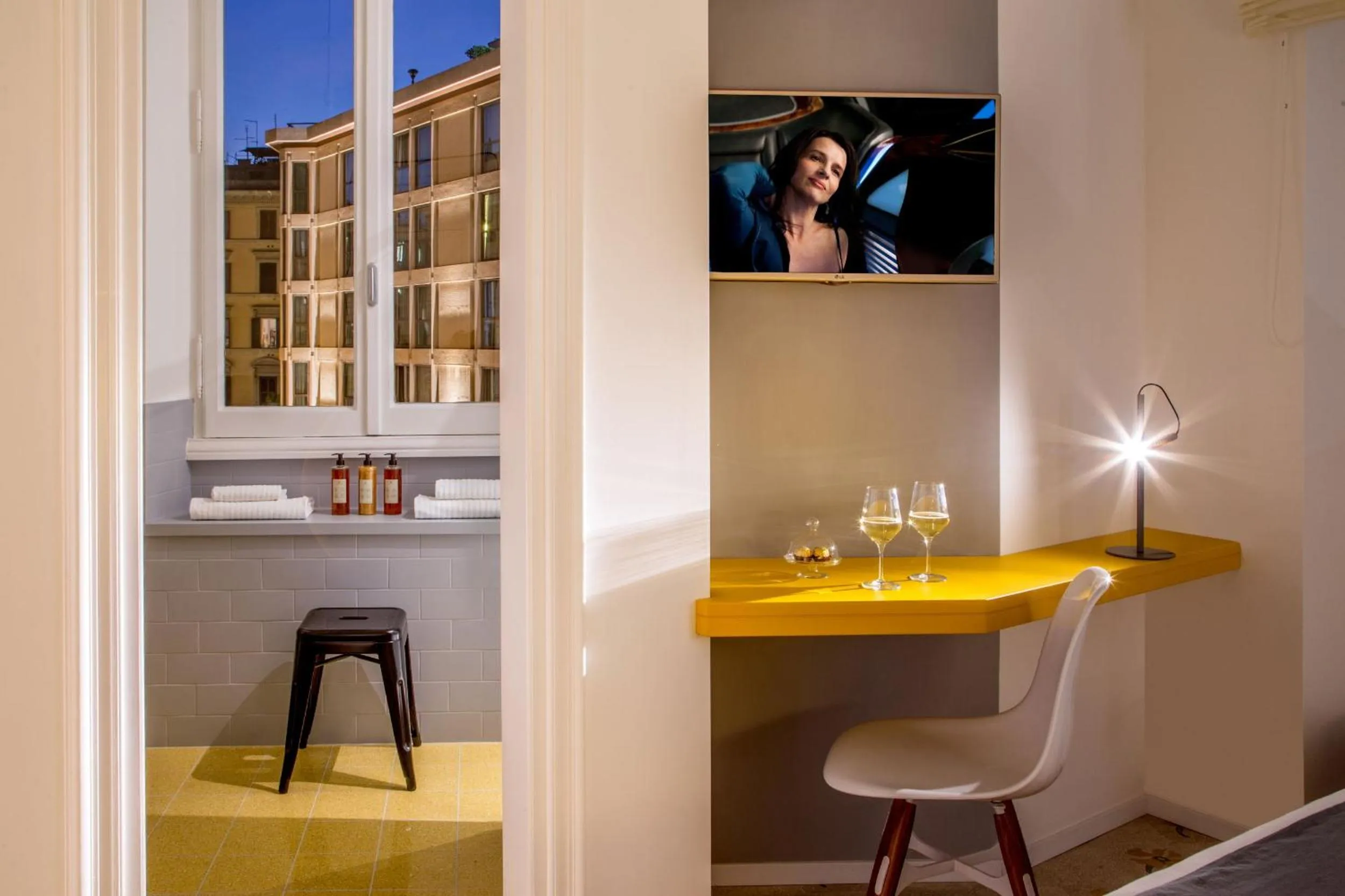 Sunset in Belli36rooms near Spanish step and Vatican City